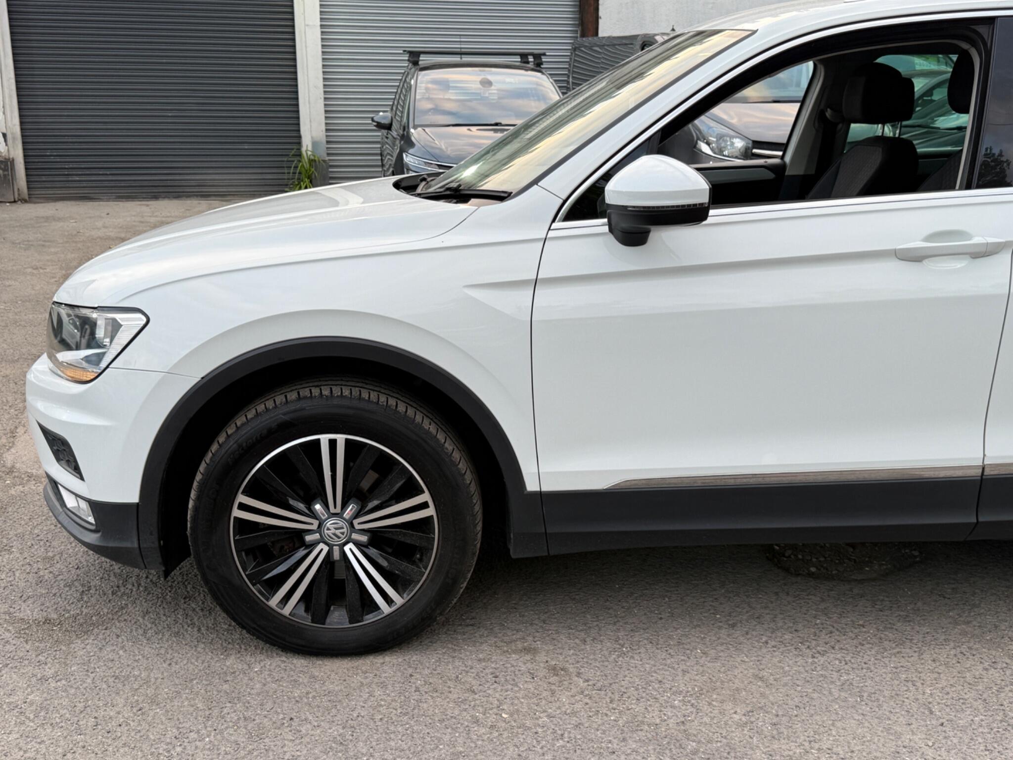 Volkswagen Tiguan - Image 12