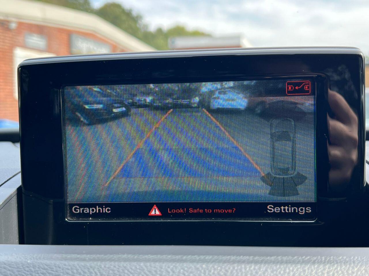 Audi Q3 view 27