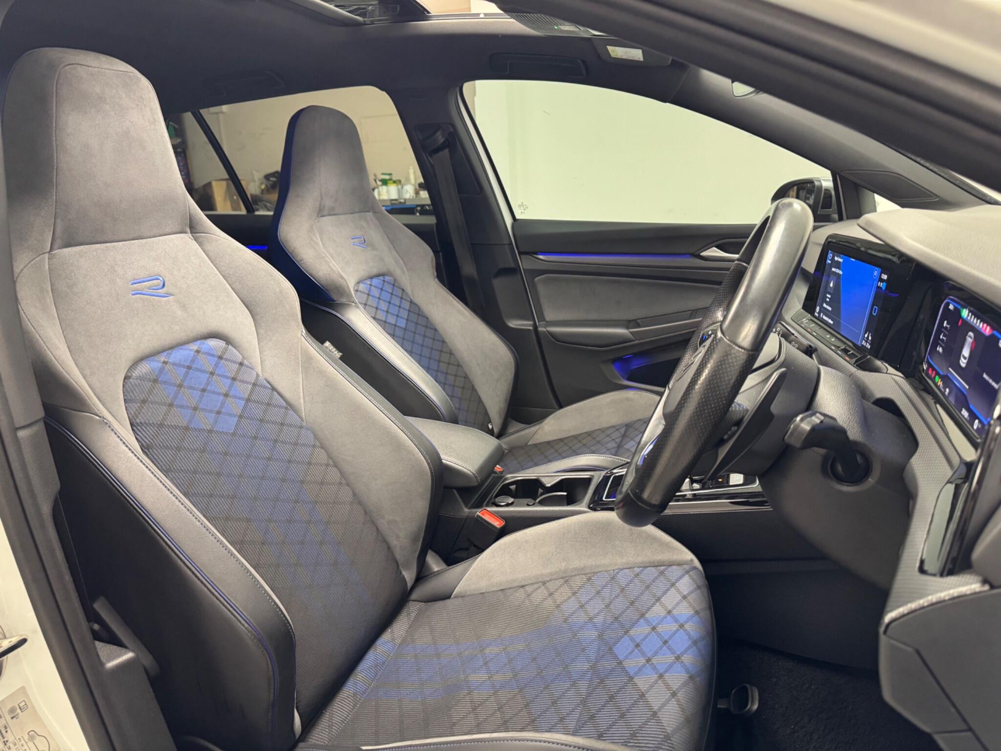Volkswagen Golf view 8