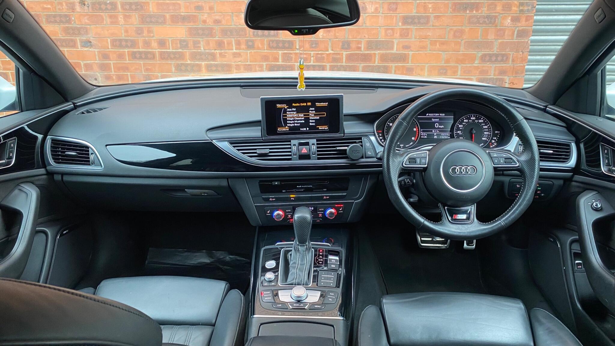 Audi A6 view 16