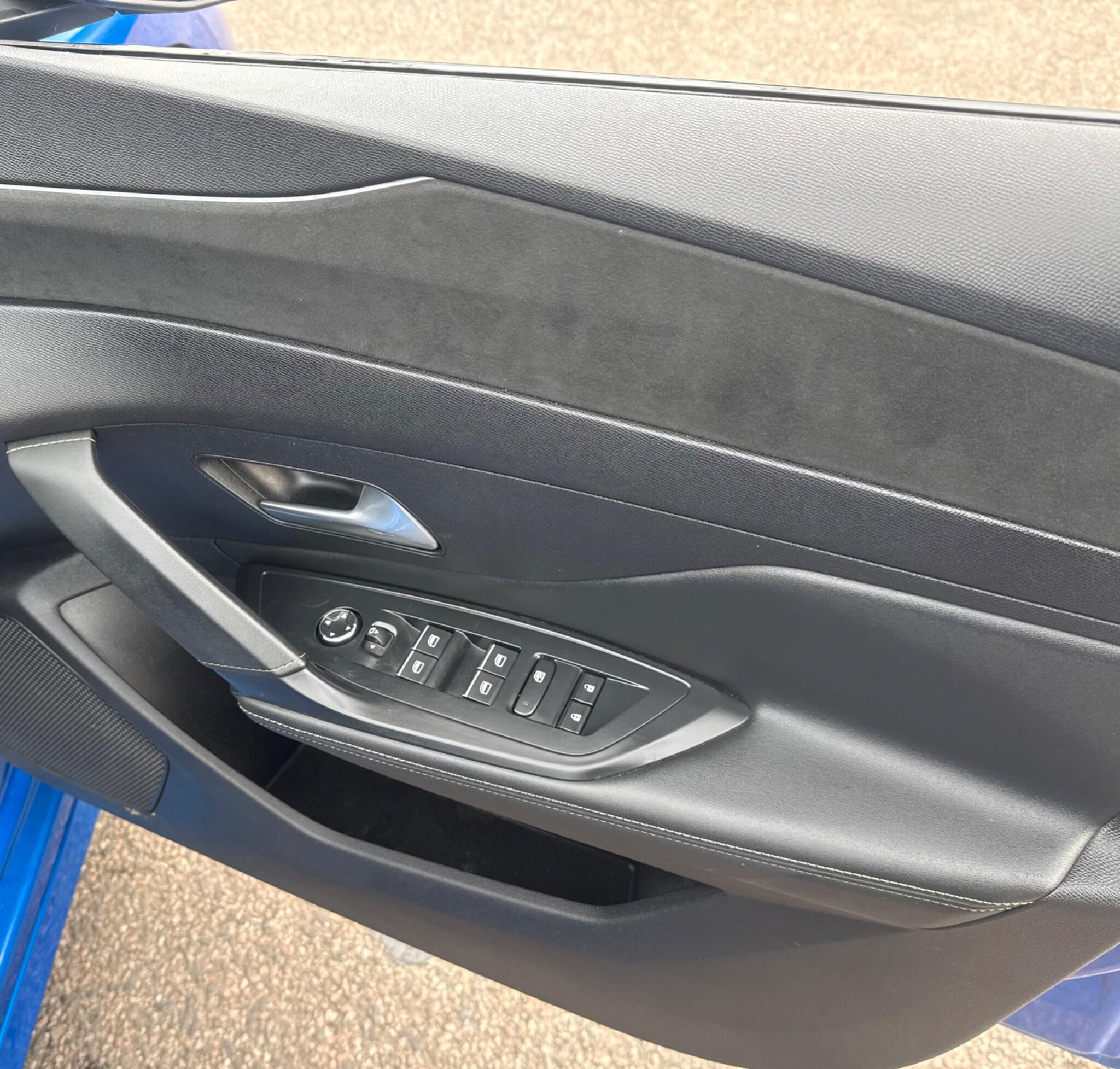 Peugeot 308 view 21