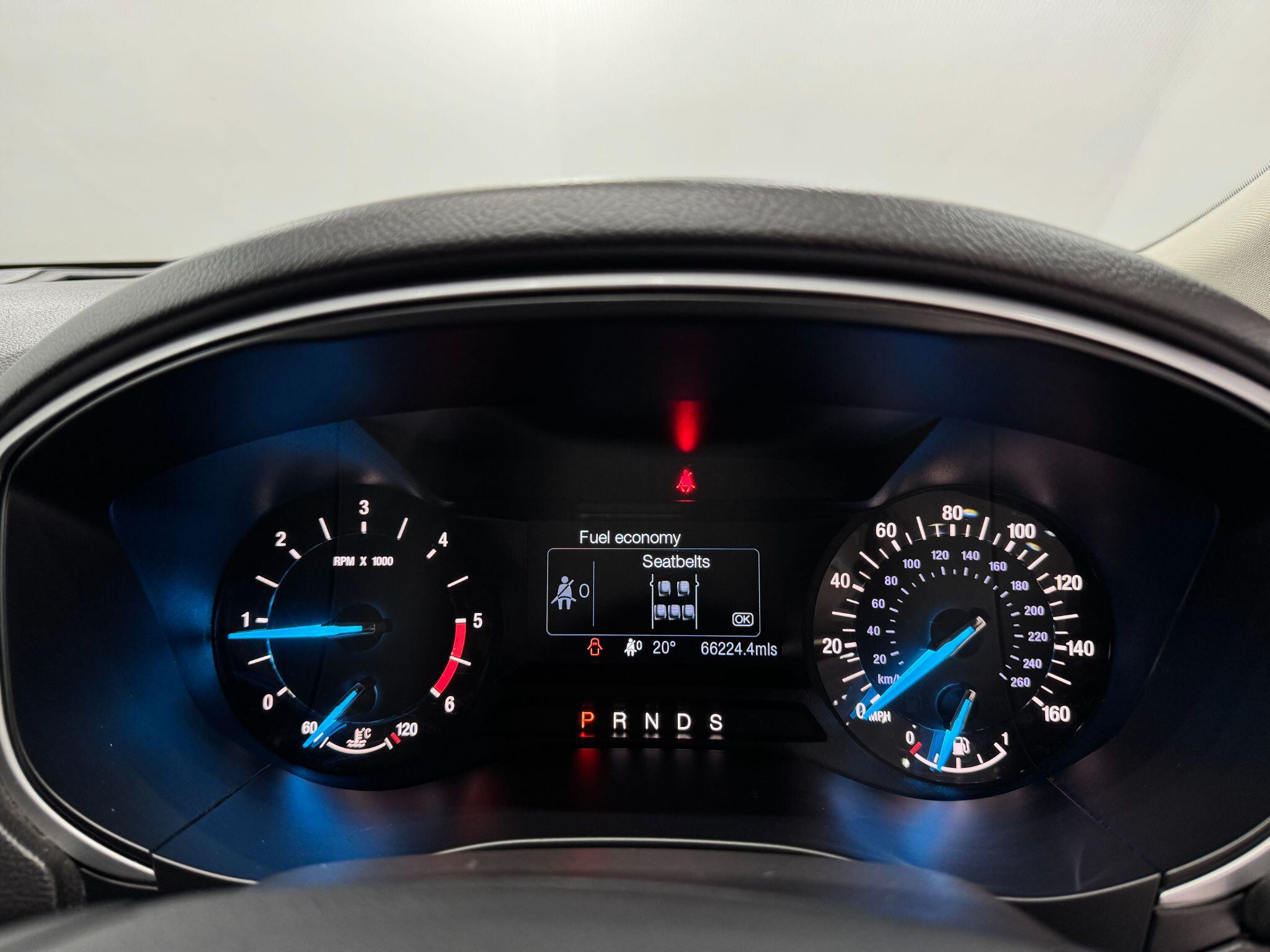 Ford Mondeo view 31
