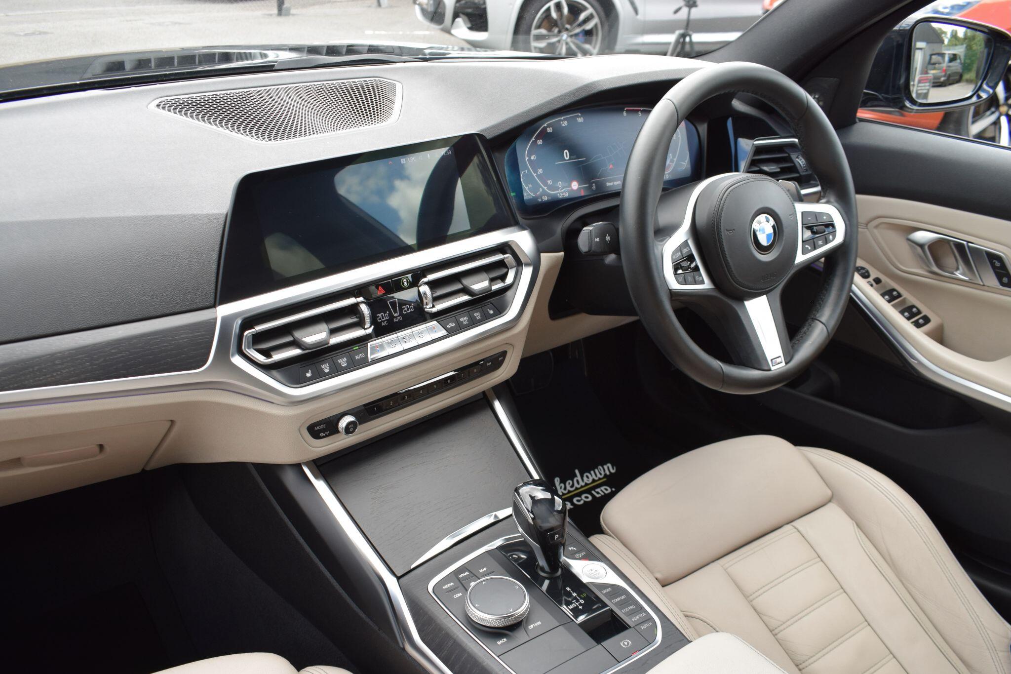 BMW 3 Series view 9