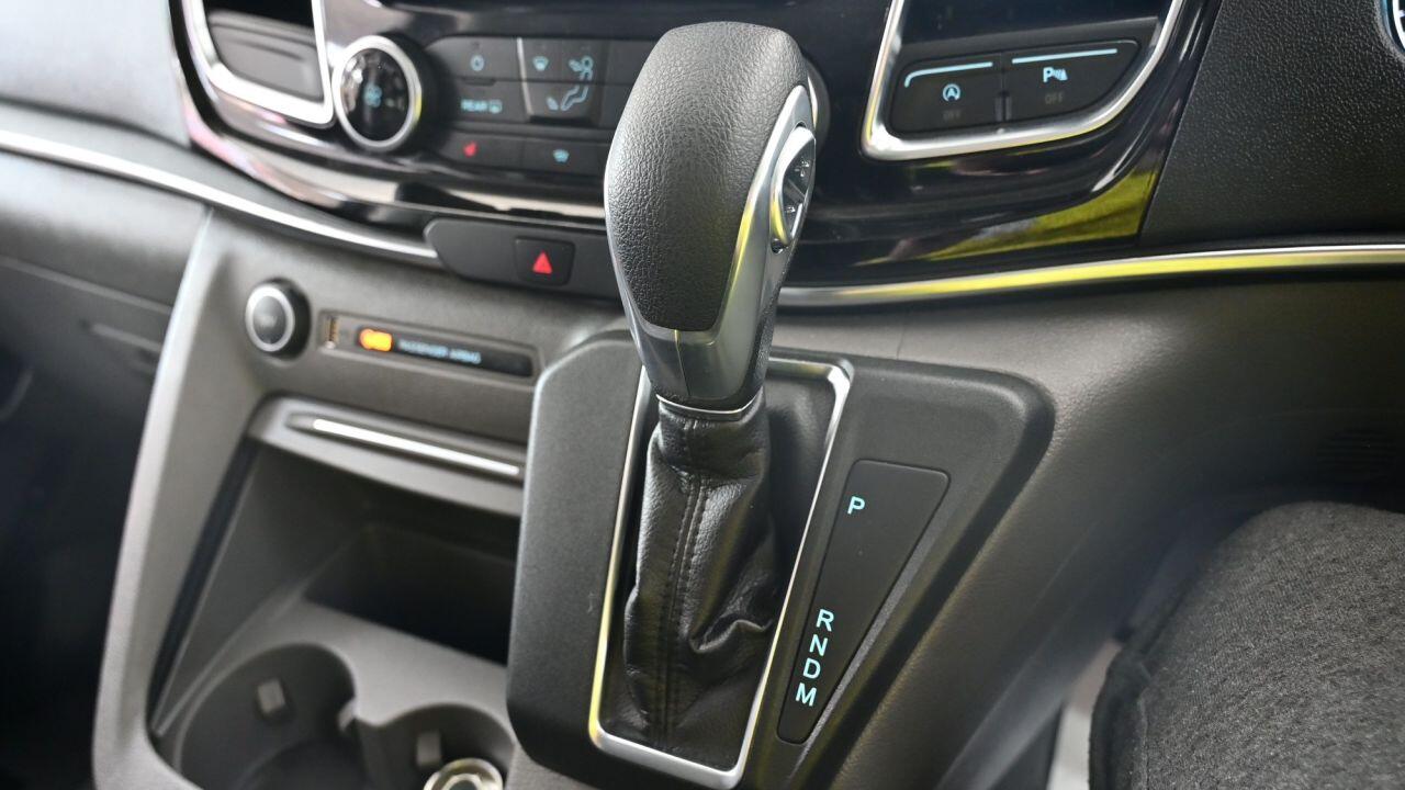 Ford Tourneo Custom view 28