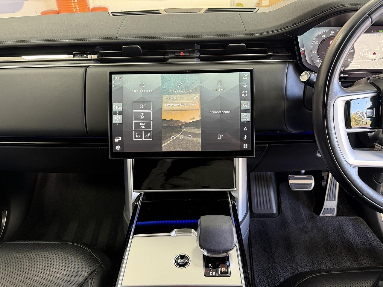 Land Rover Range Rover view 14