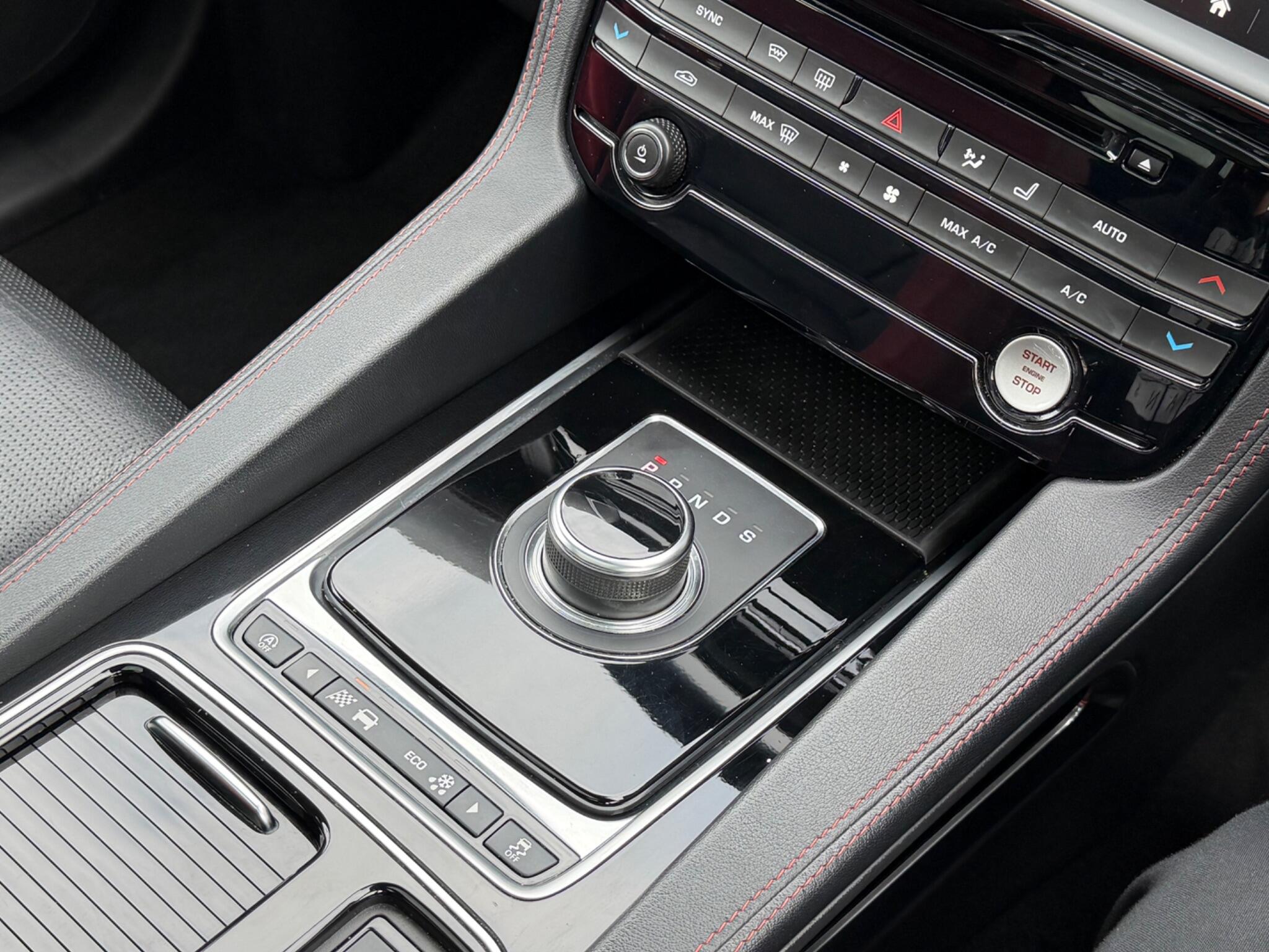 Jaguar F-Pace view 45