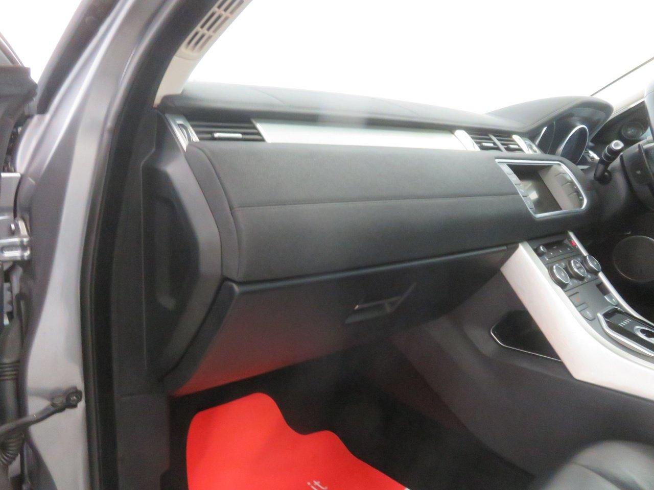 Land Rover Range Rover Evoque view 32