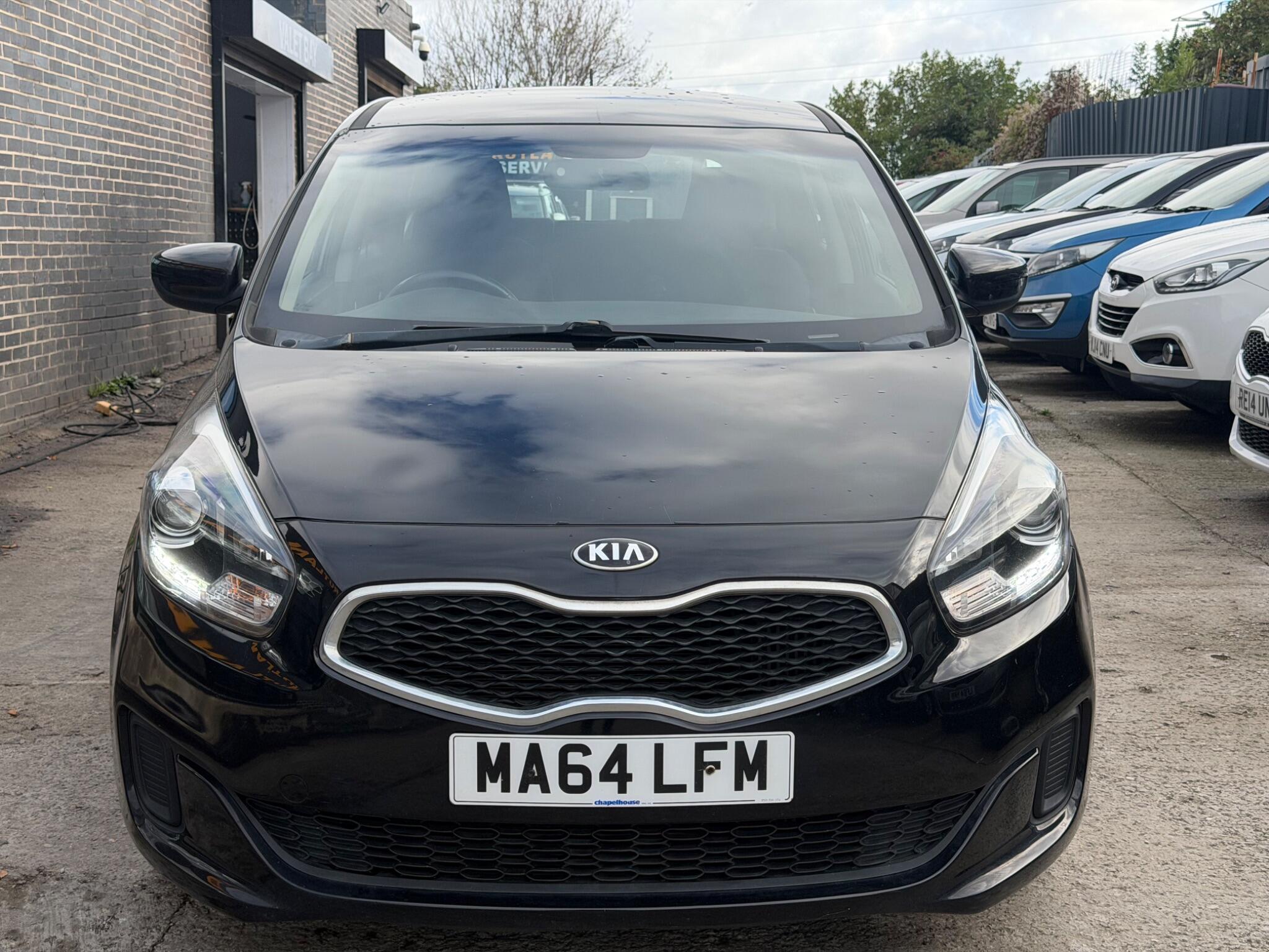 Kia Carens view 2