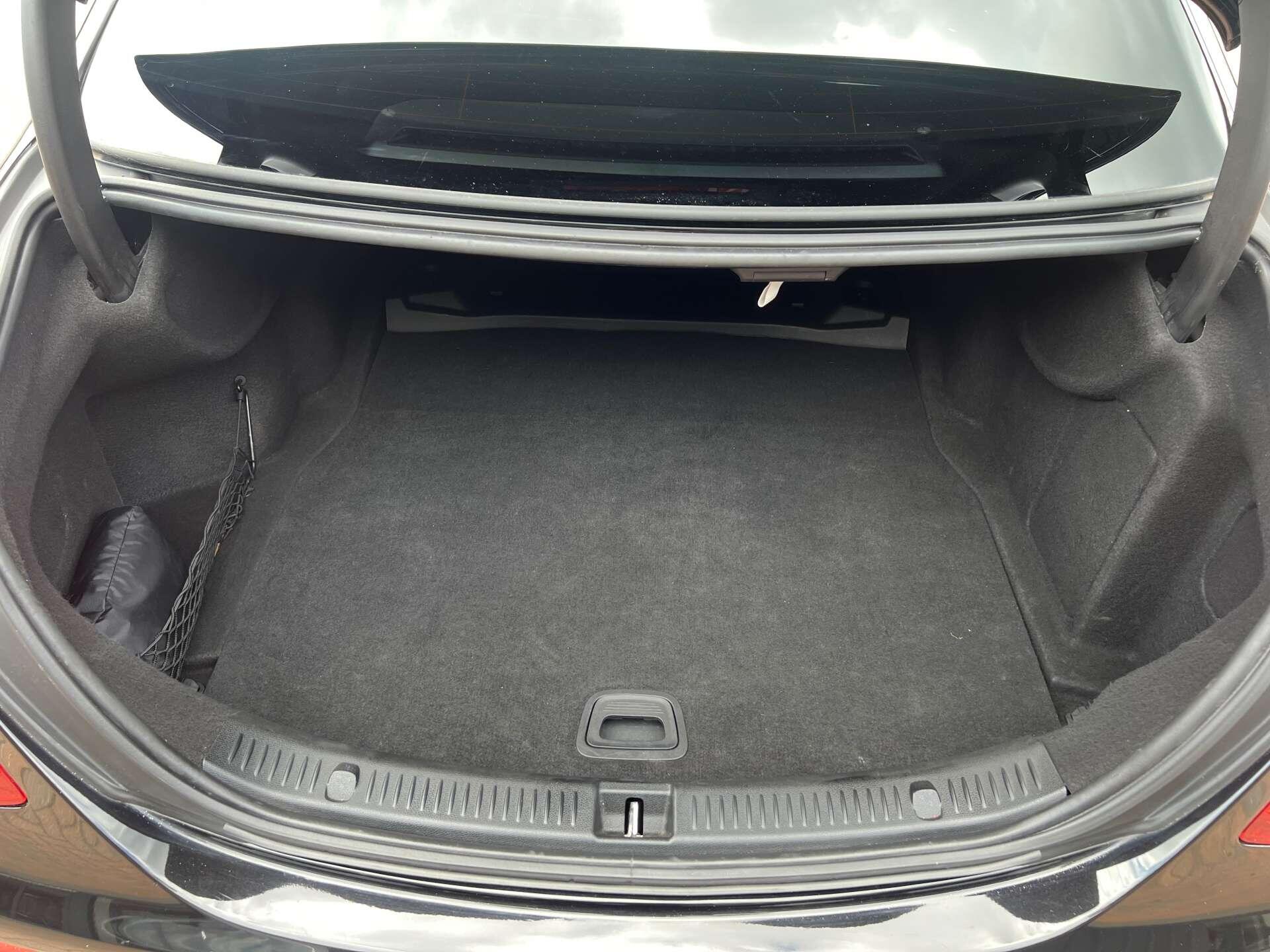 Mercedes-Benz E-Class view 50