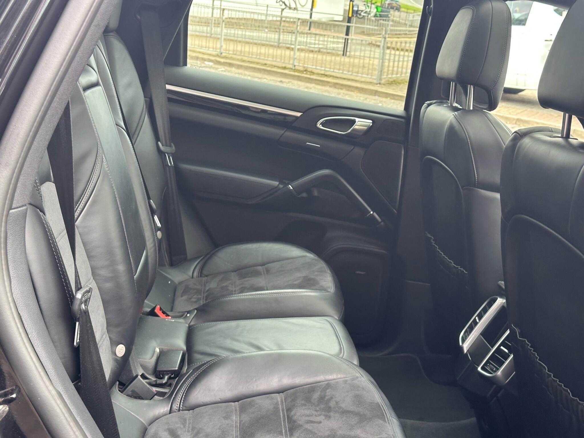 Porsche Cayenne view 27
