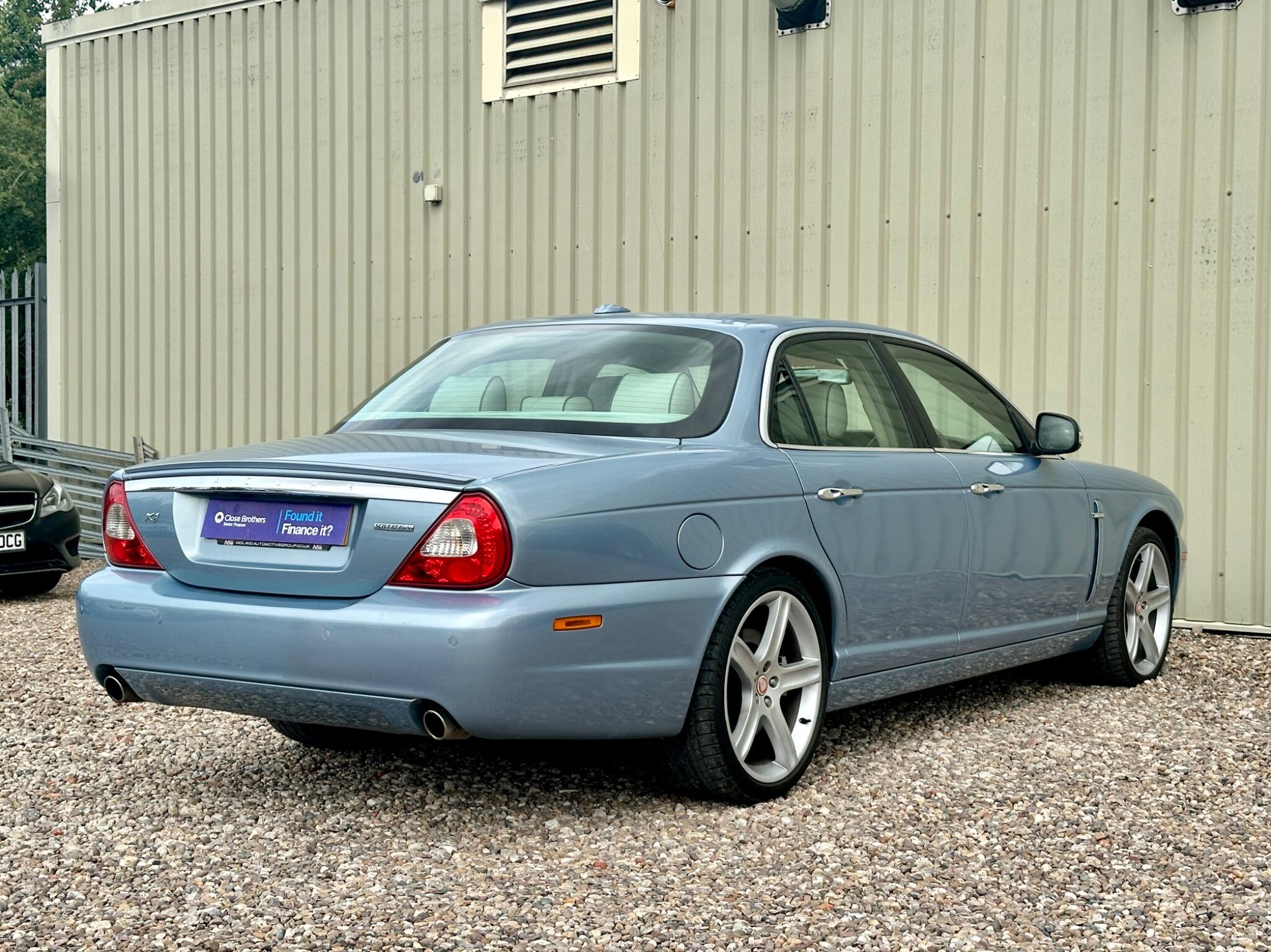 Jaguar XJ view 7