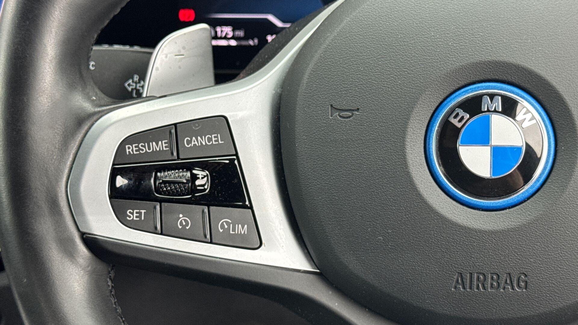 BMW 3 Series view 17