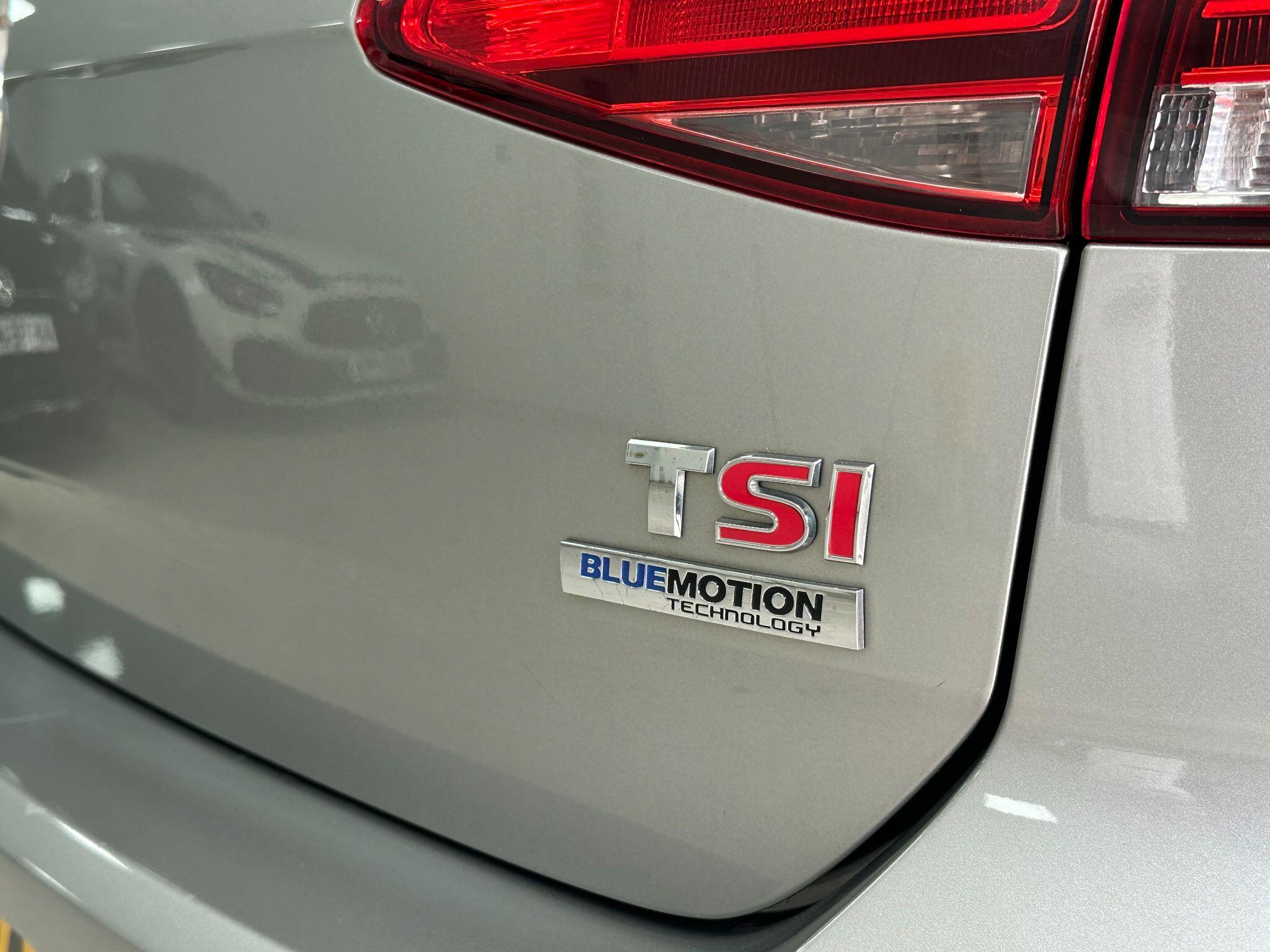 2014 Volkswagen Golf image 39