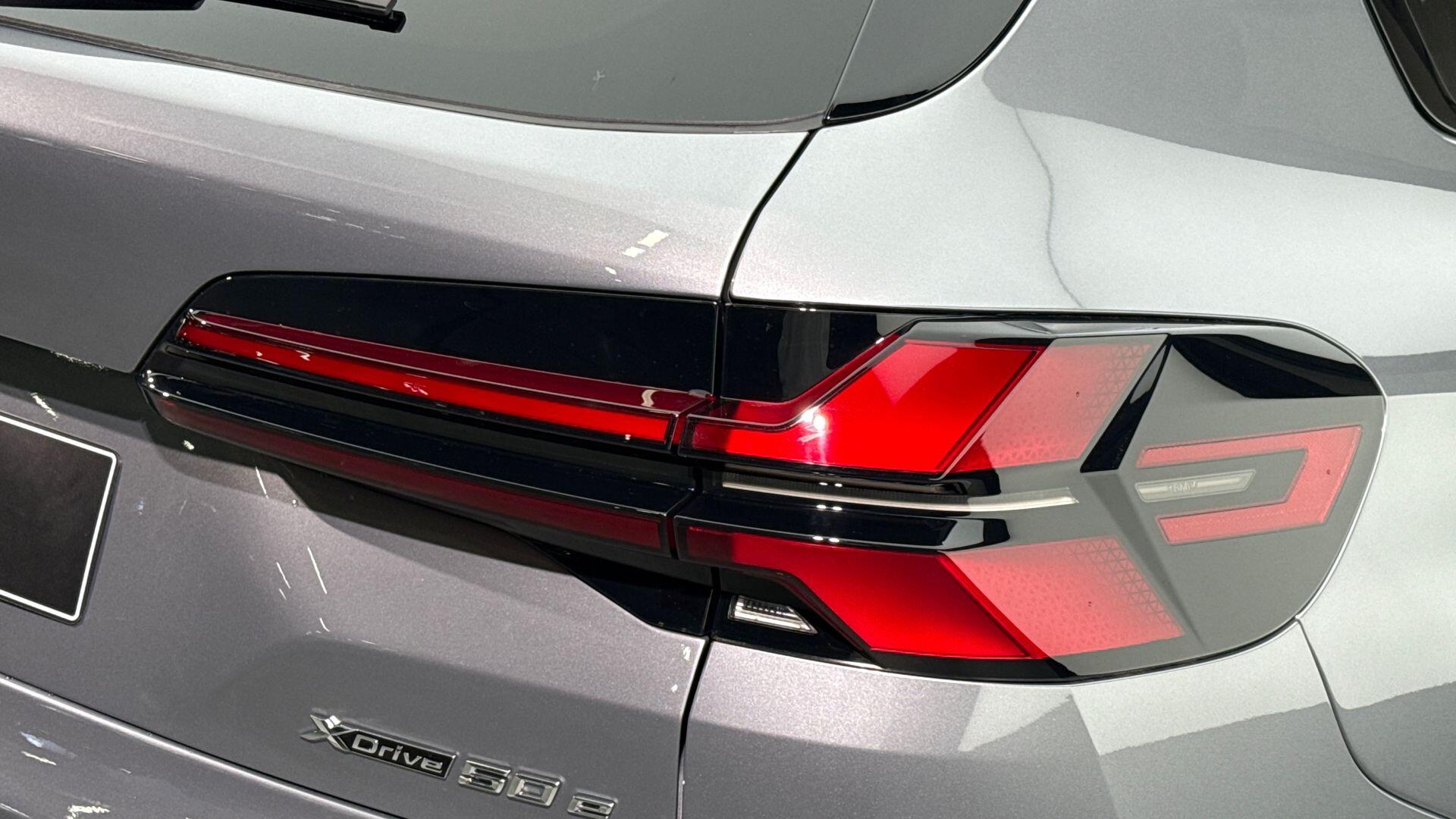 BMW X5 view 21