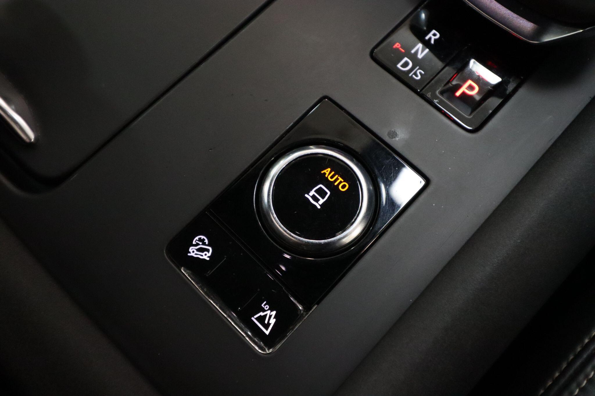 Land Rover Discovery 3 view 23