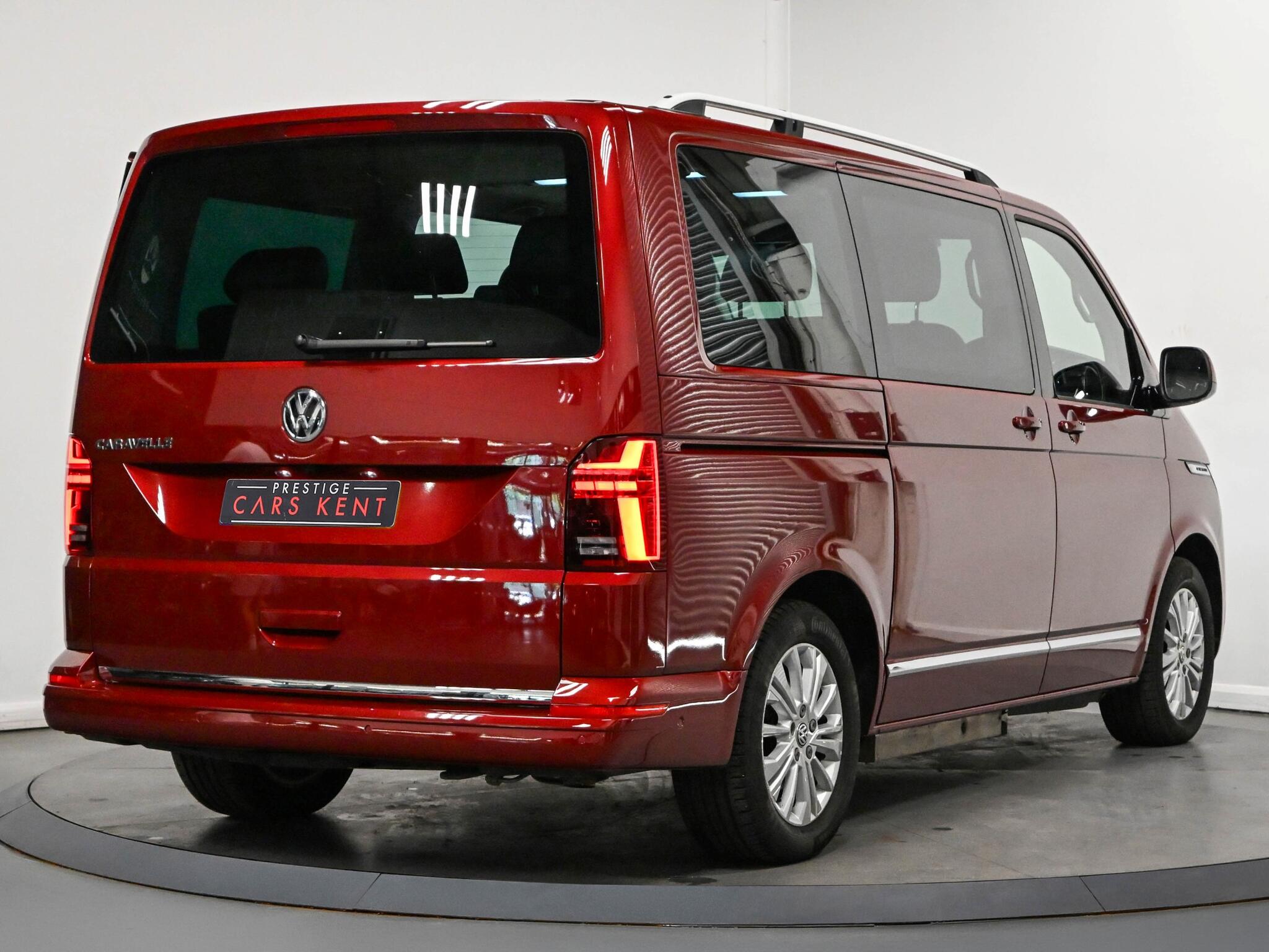 Volkswagen Caravelle view 23