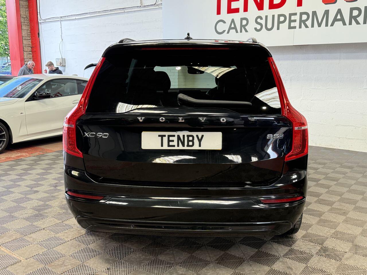 Volvo XC90 view 8