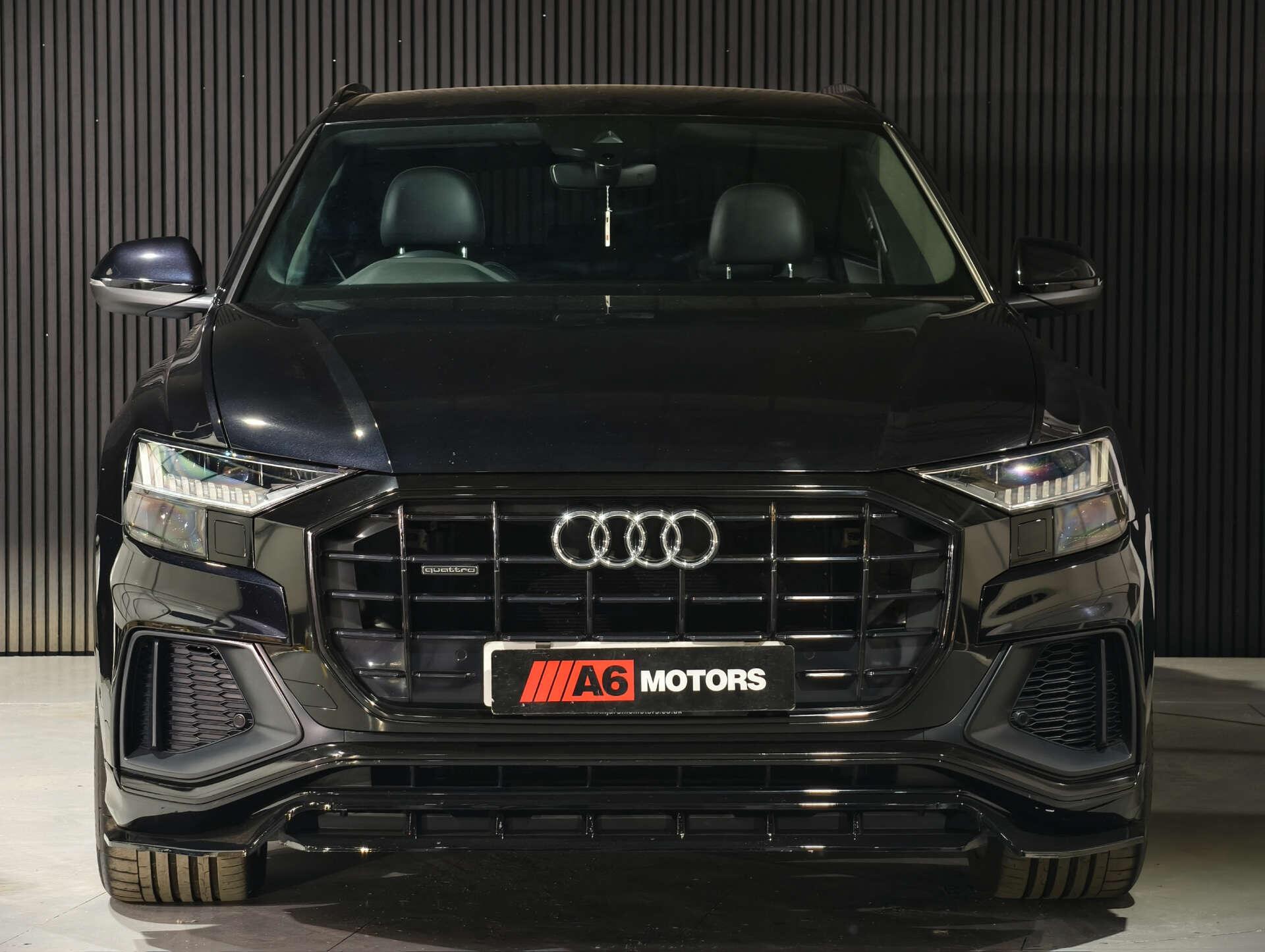 Audi Q8 view 5