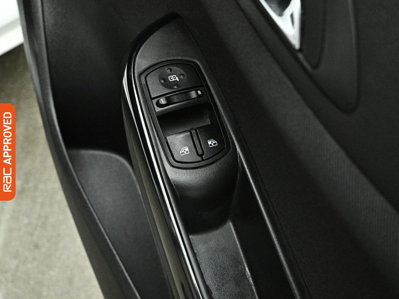 Vauxhall Corsa view 22
