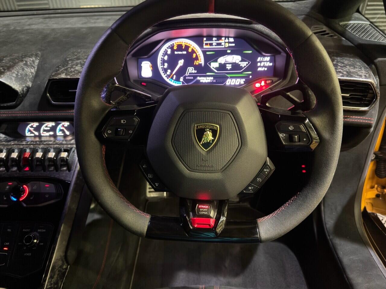 Lamborghini Performante Spyder view 12