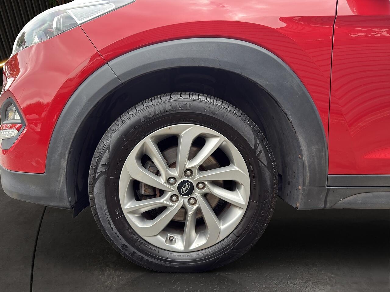 Hyundai Tucson view 17