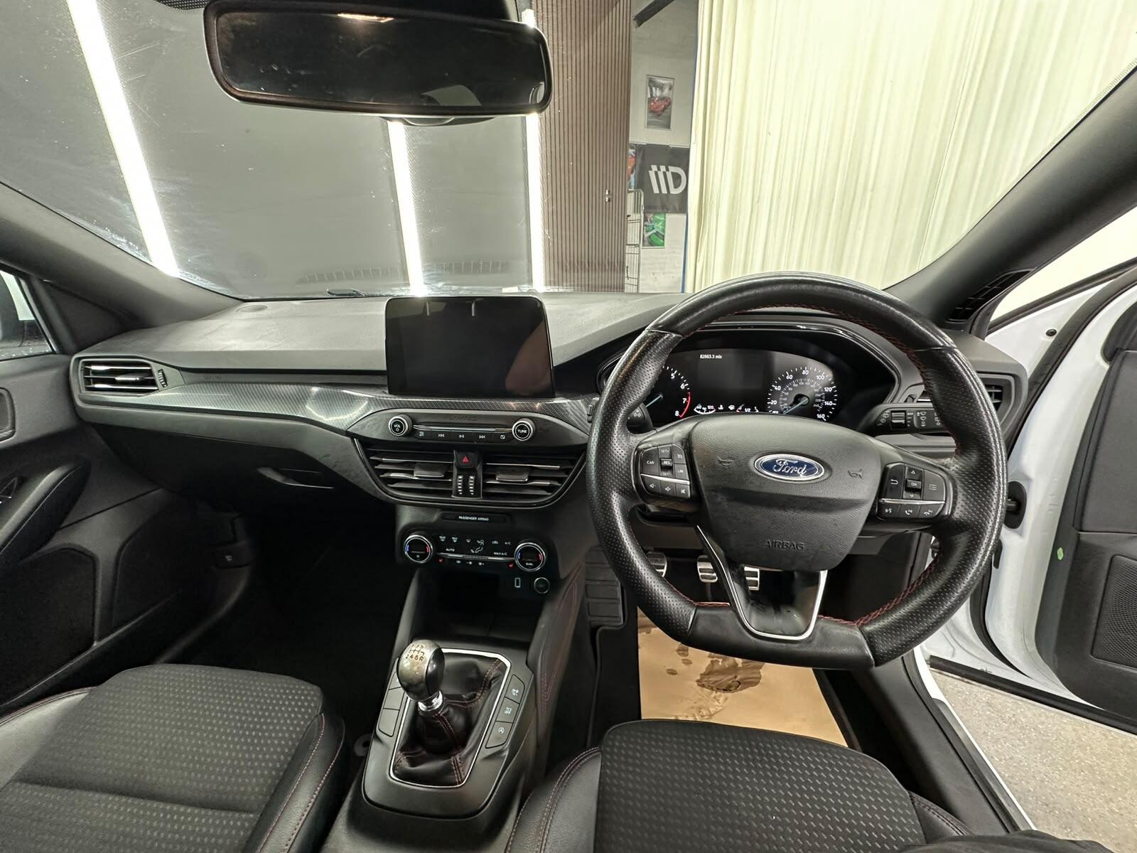 Ford Focus view 33