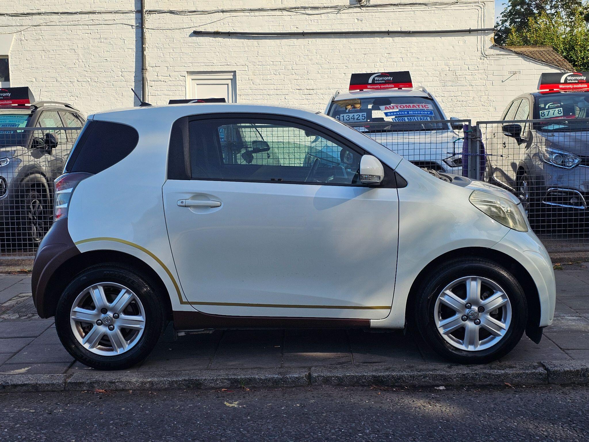 Toyota Iq view 2