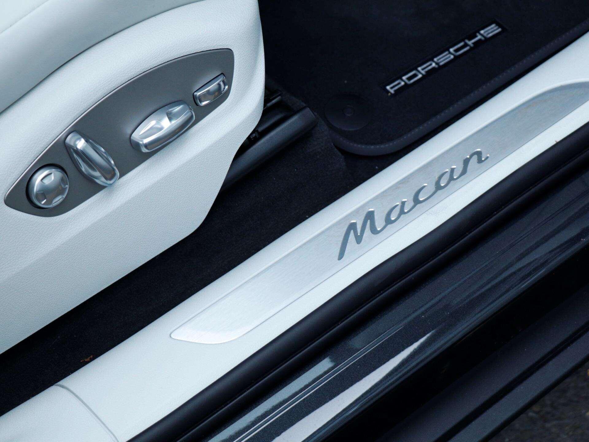 Porsche Macan view 30