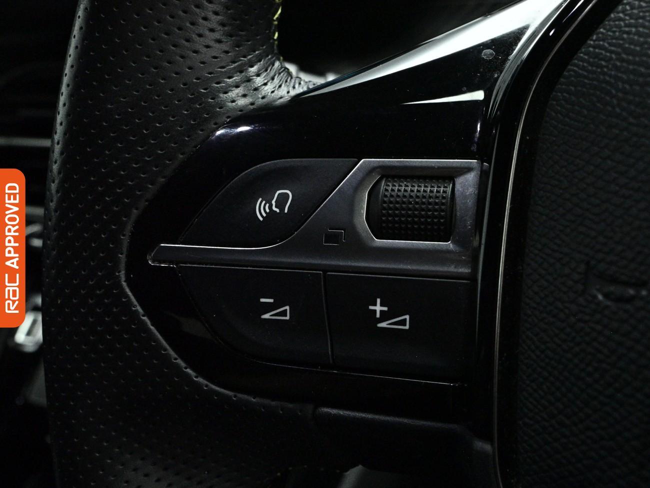 Peugeot e-2008 view 23