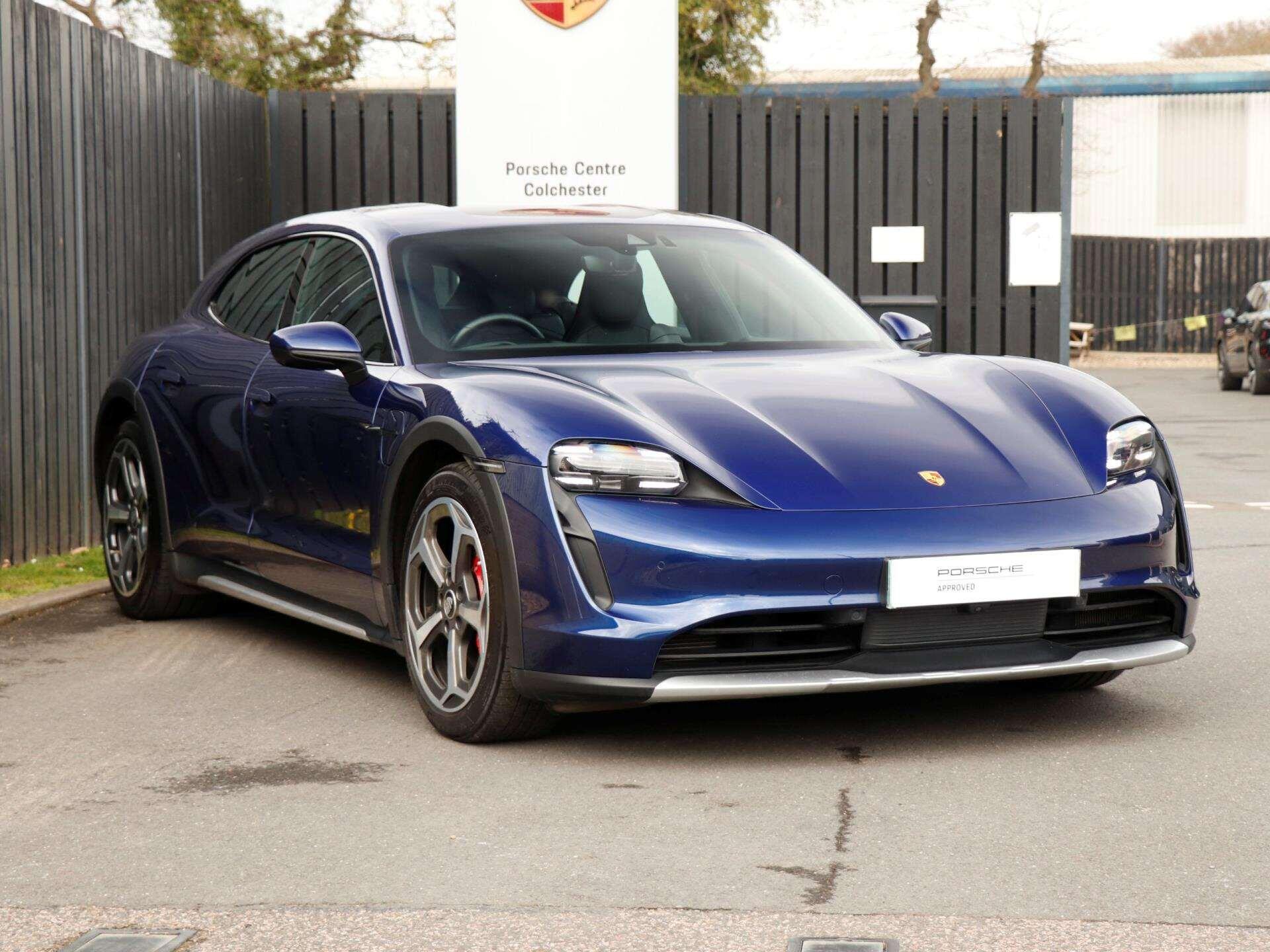Porsche Taycan view 35