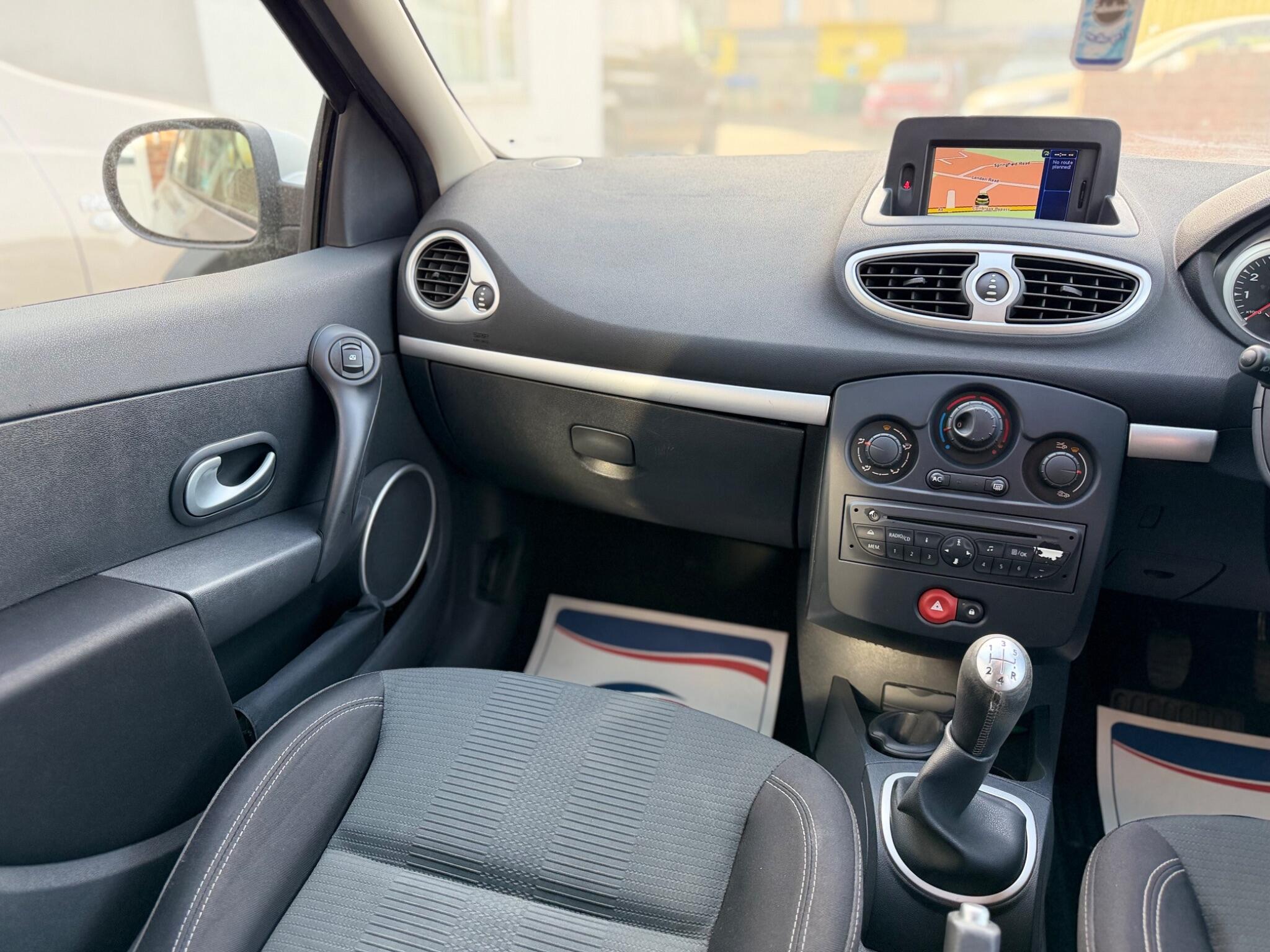 Renault Clio view 13