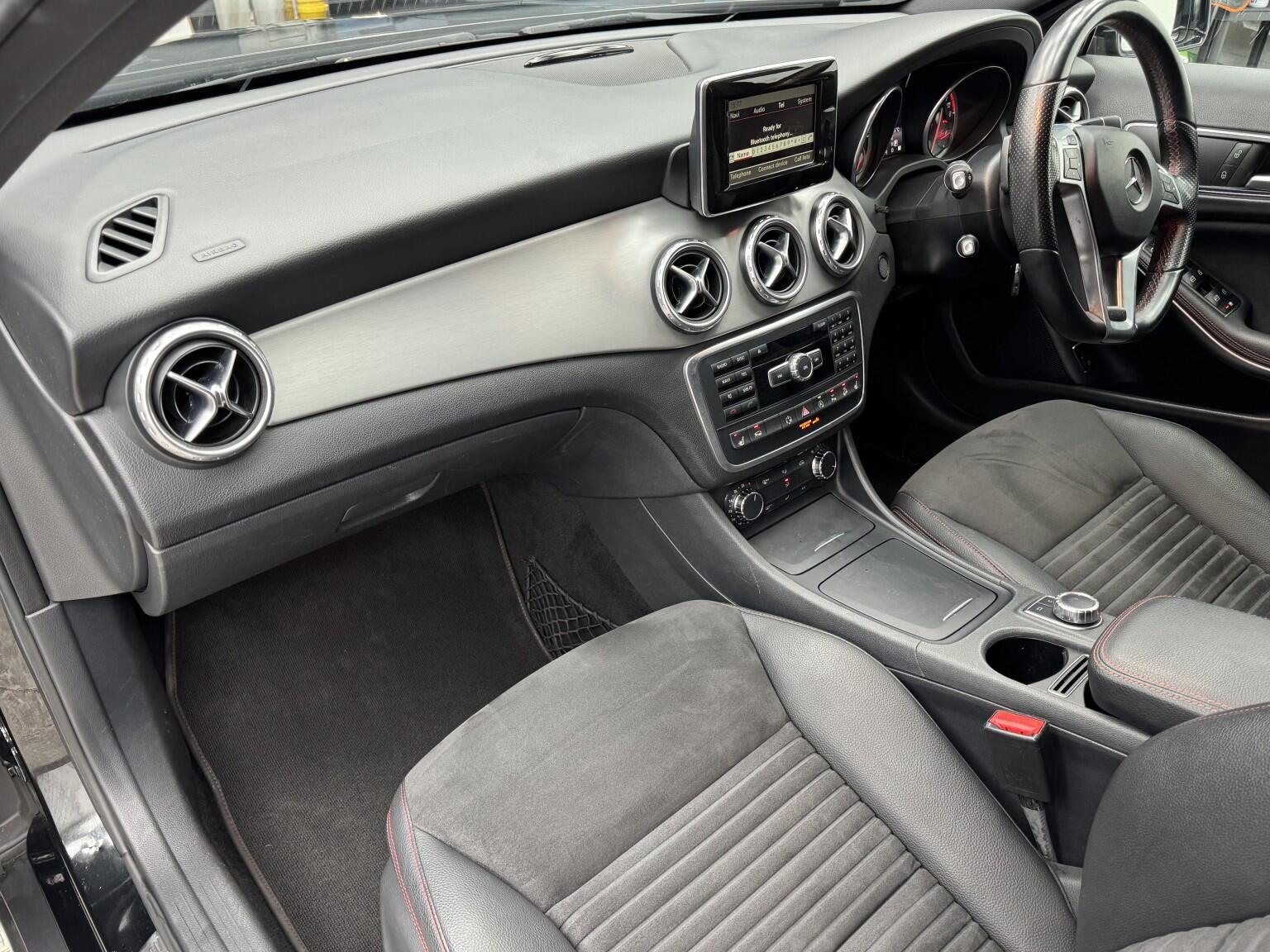 Mercedes-Benz GLA view 22