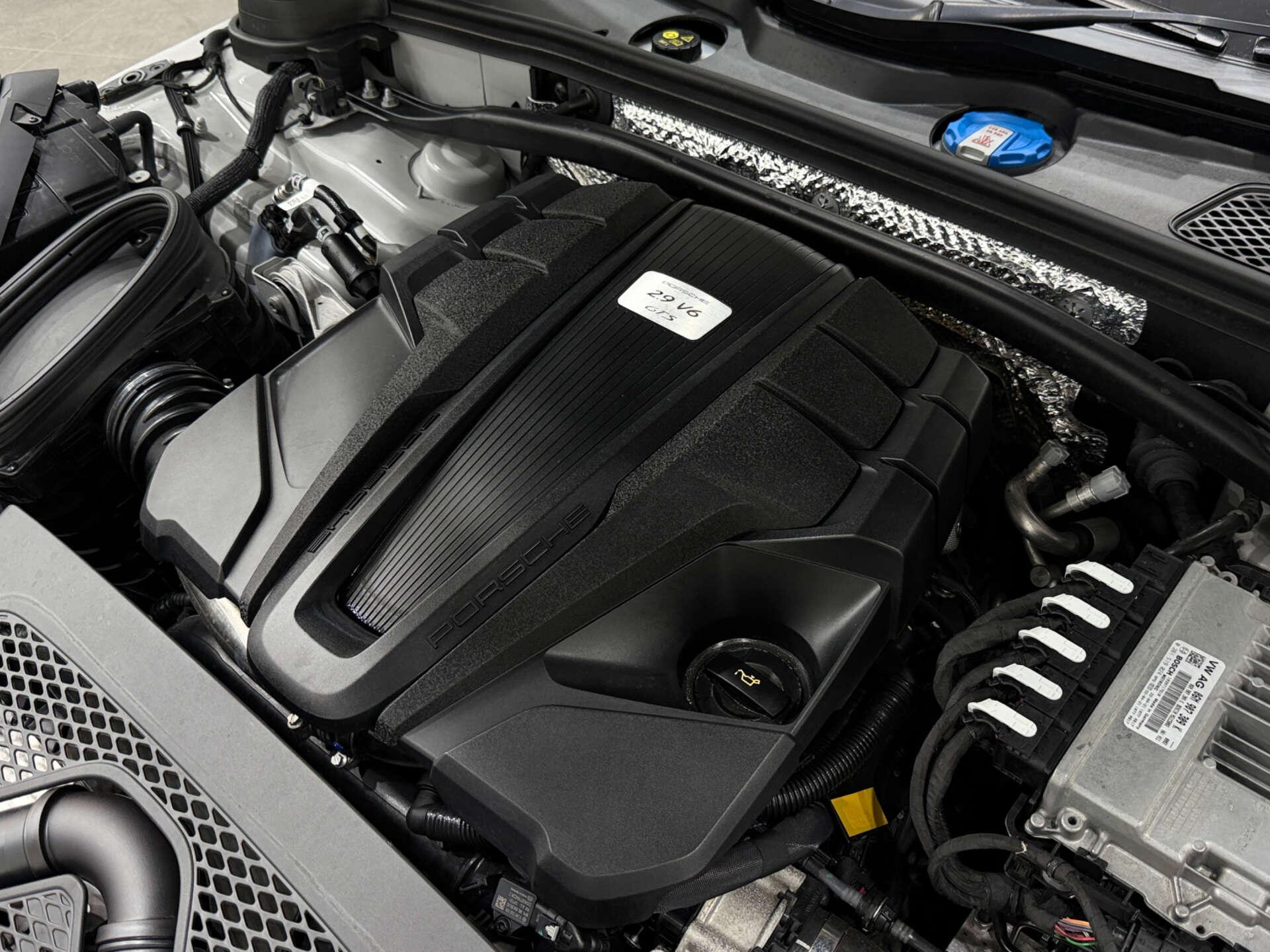 Porsche Macan view 42