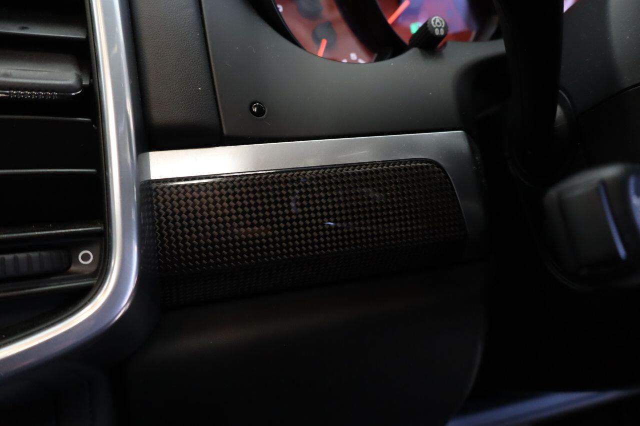 Porsche Cayenne view 27