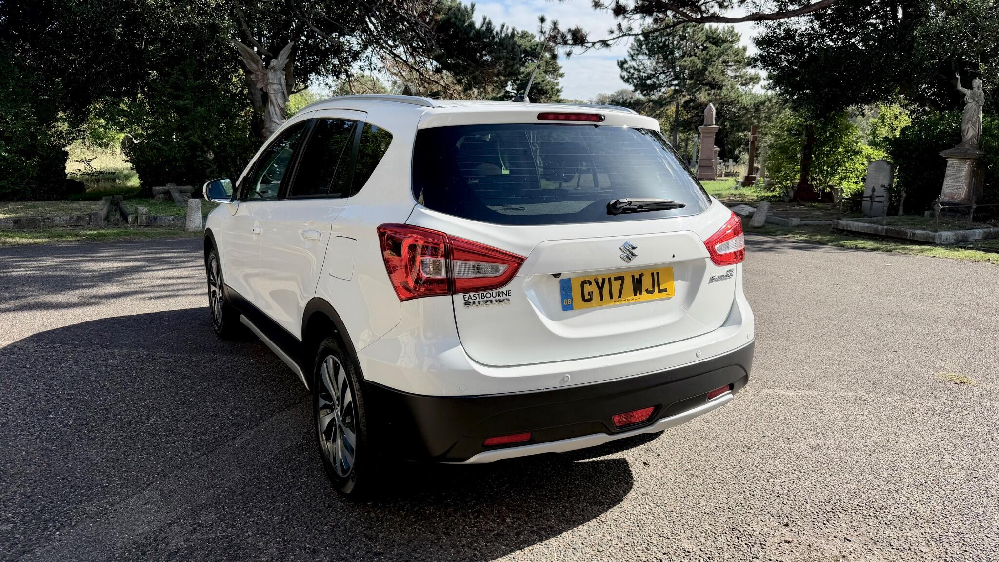 Suzuki SX4 S-Cross view 4