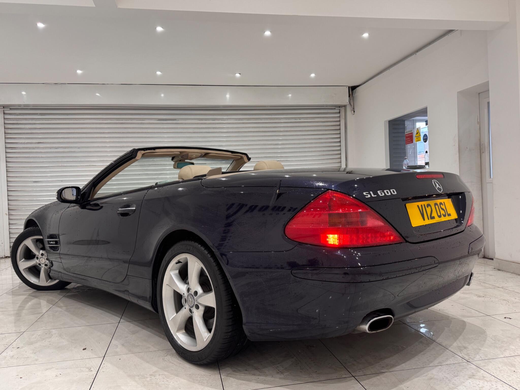 Mercedes-Benz SL view 3