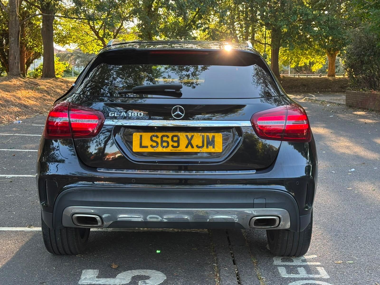 Mercedes-Benz Gla view 5