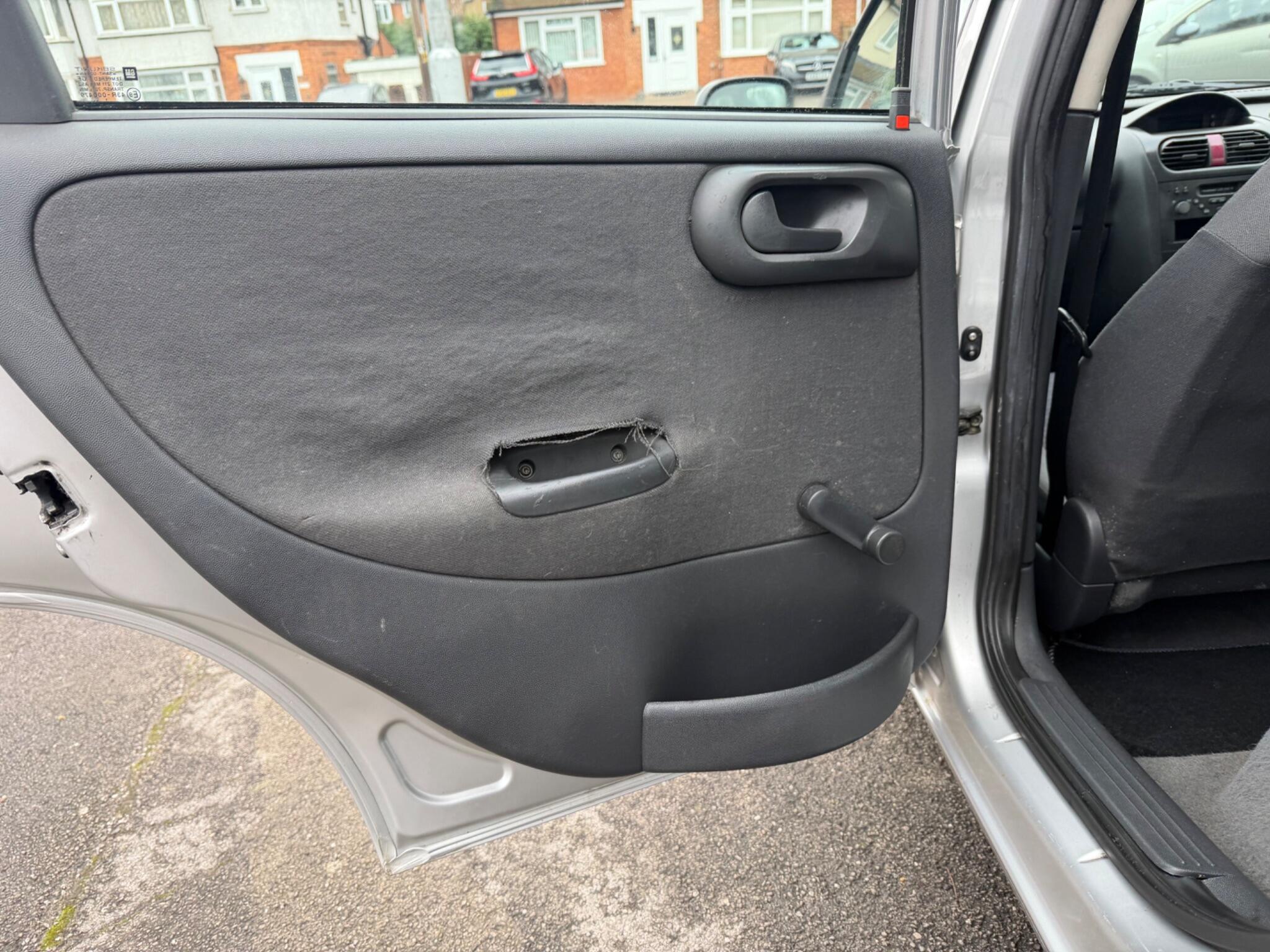 2002 Vauxhall Corsa image 36