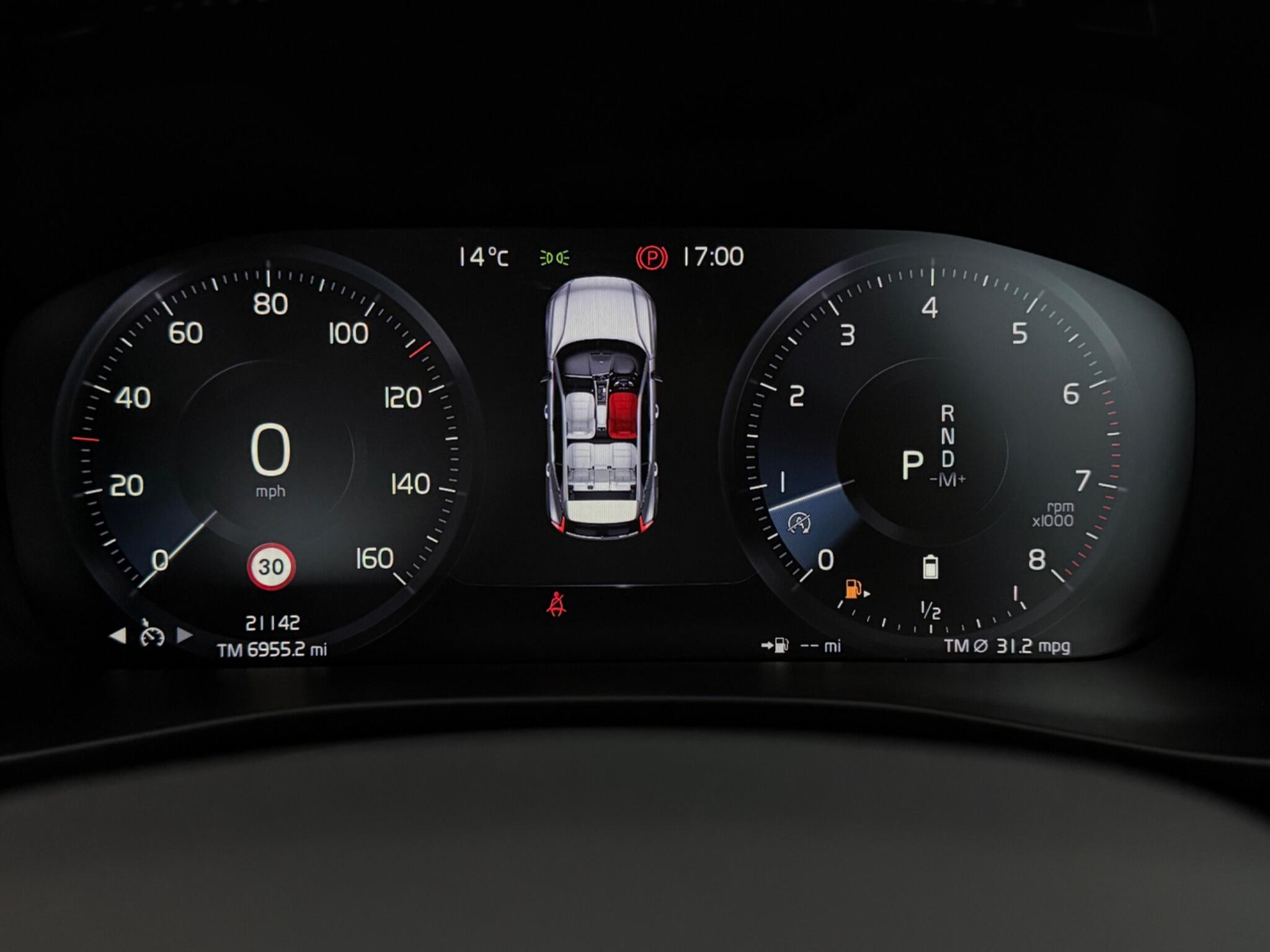 Volvo XC40 view 24