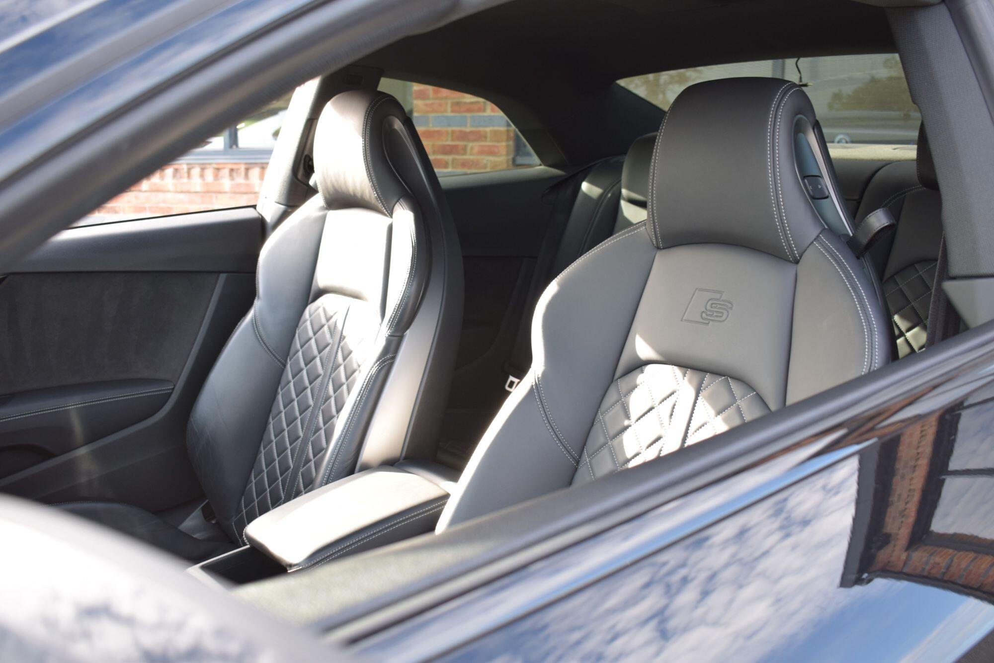 Audi S5 view 28