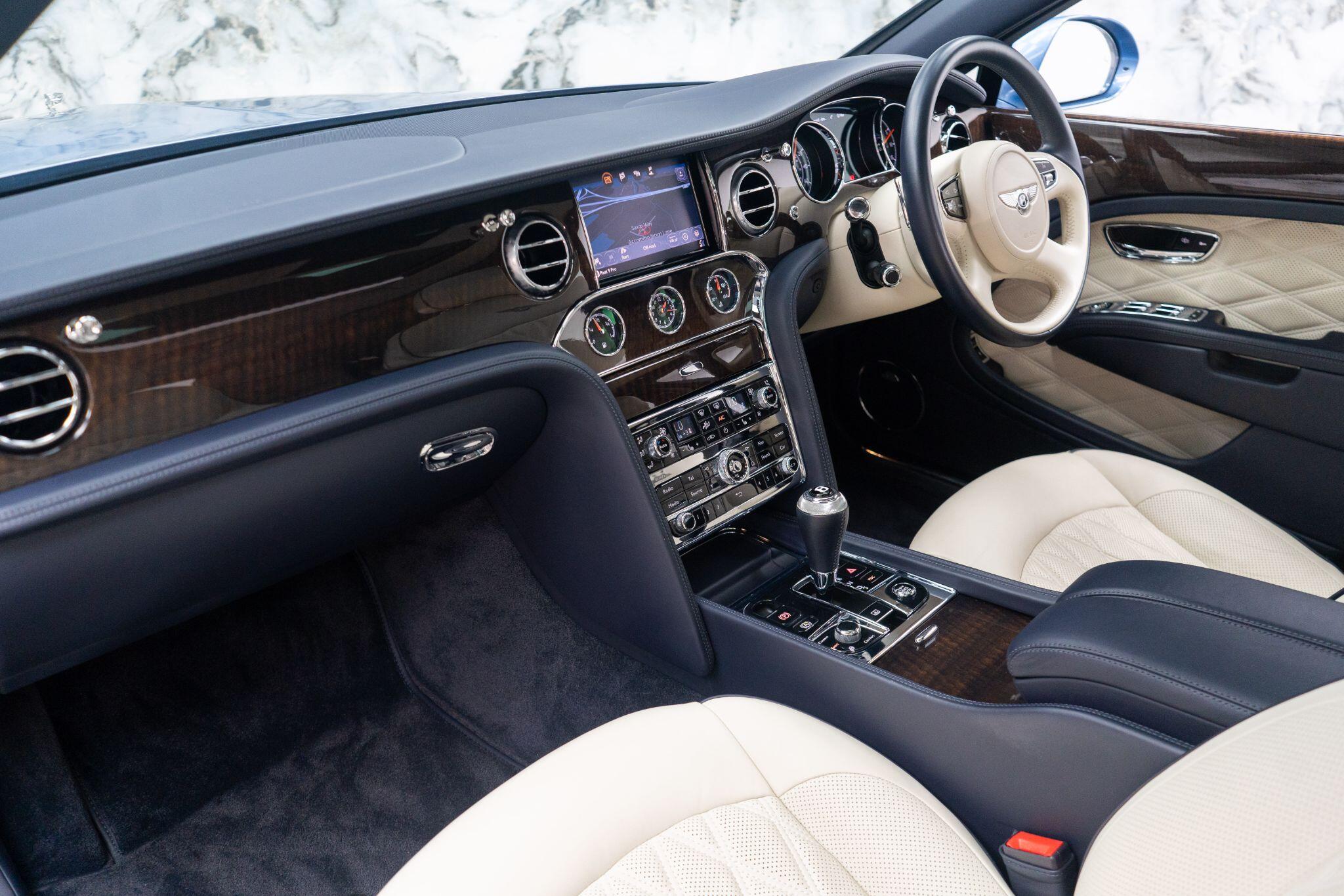 Bentley Mulsanne view 12