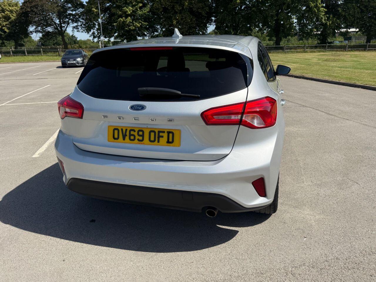 Ford Focus view 31