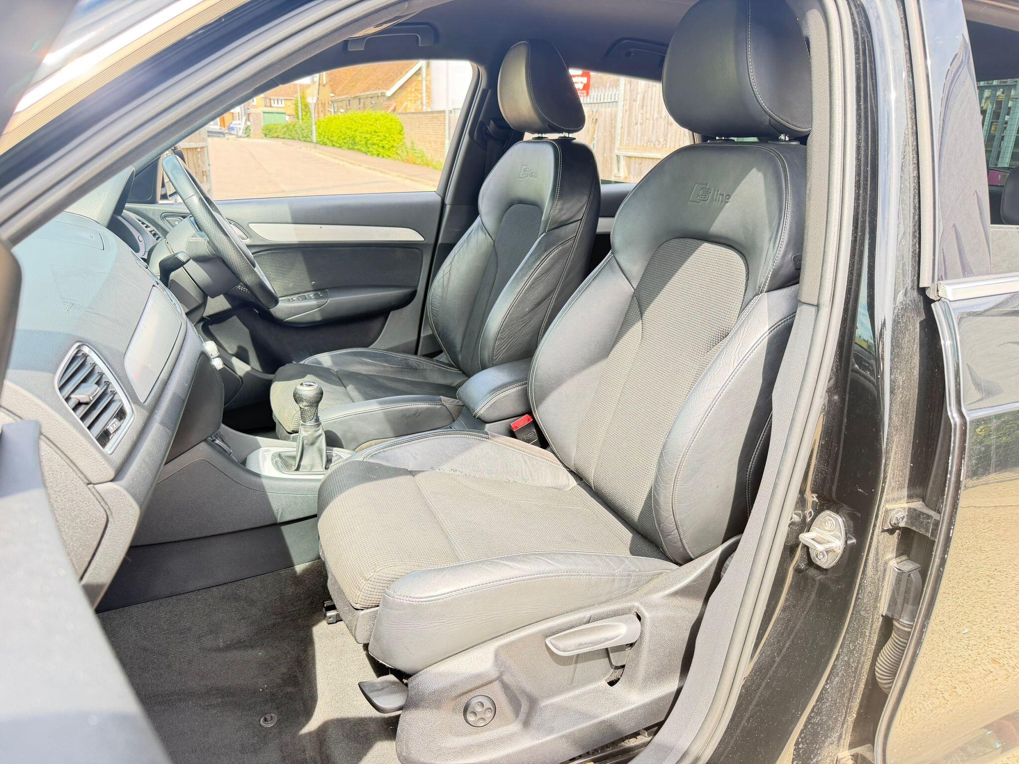 Audi Q3 view 19