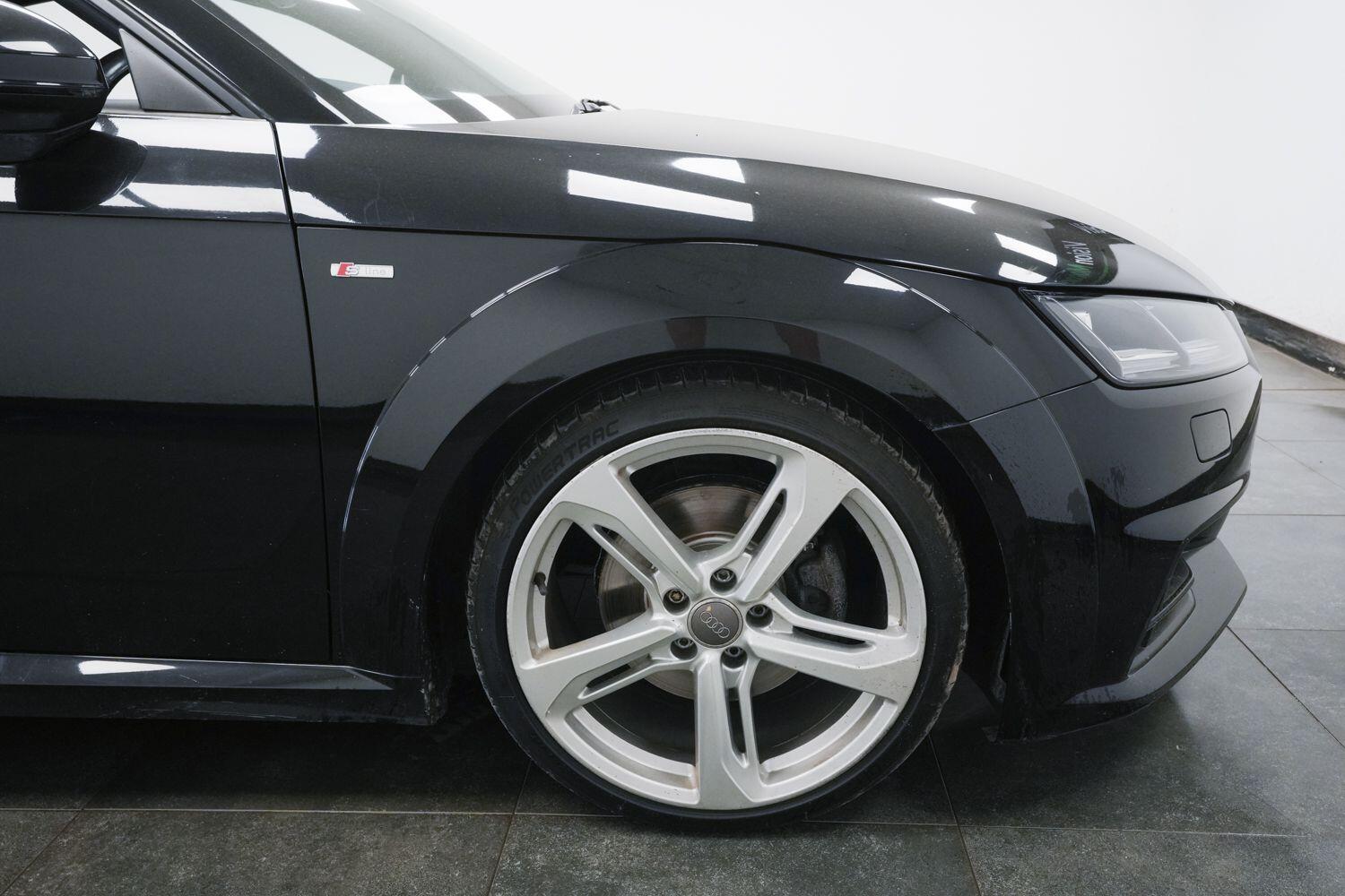 Audi TT view 4