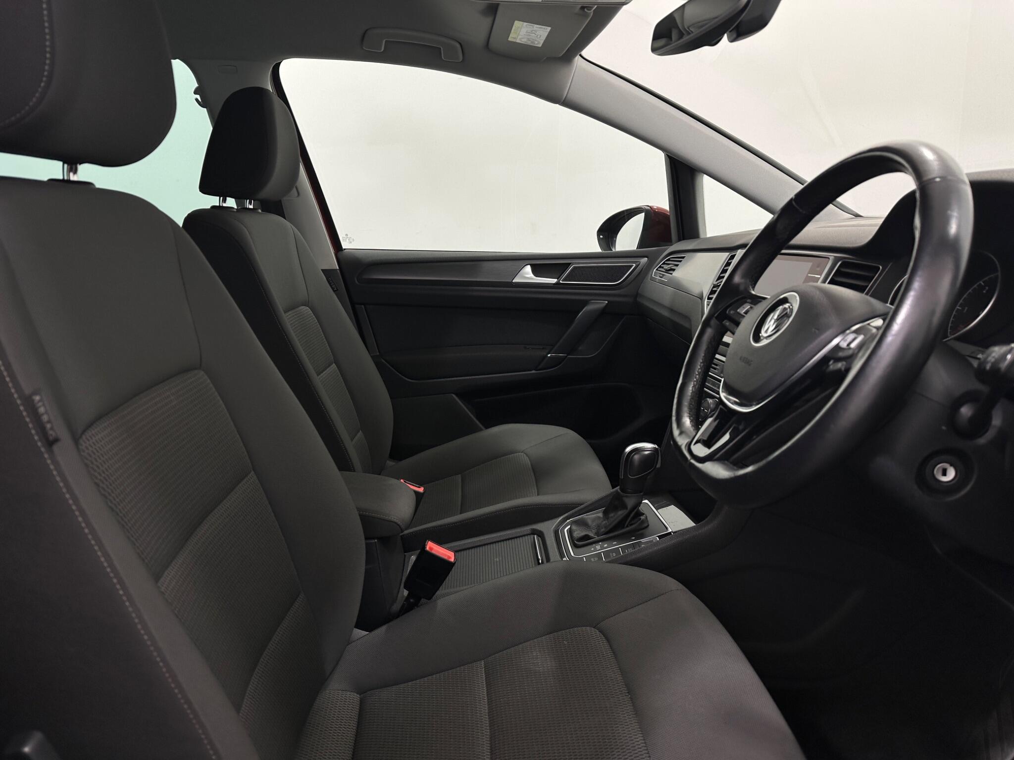 Volkswagen Golf Sportsvan view 32