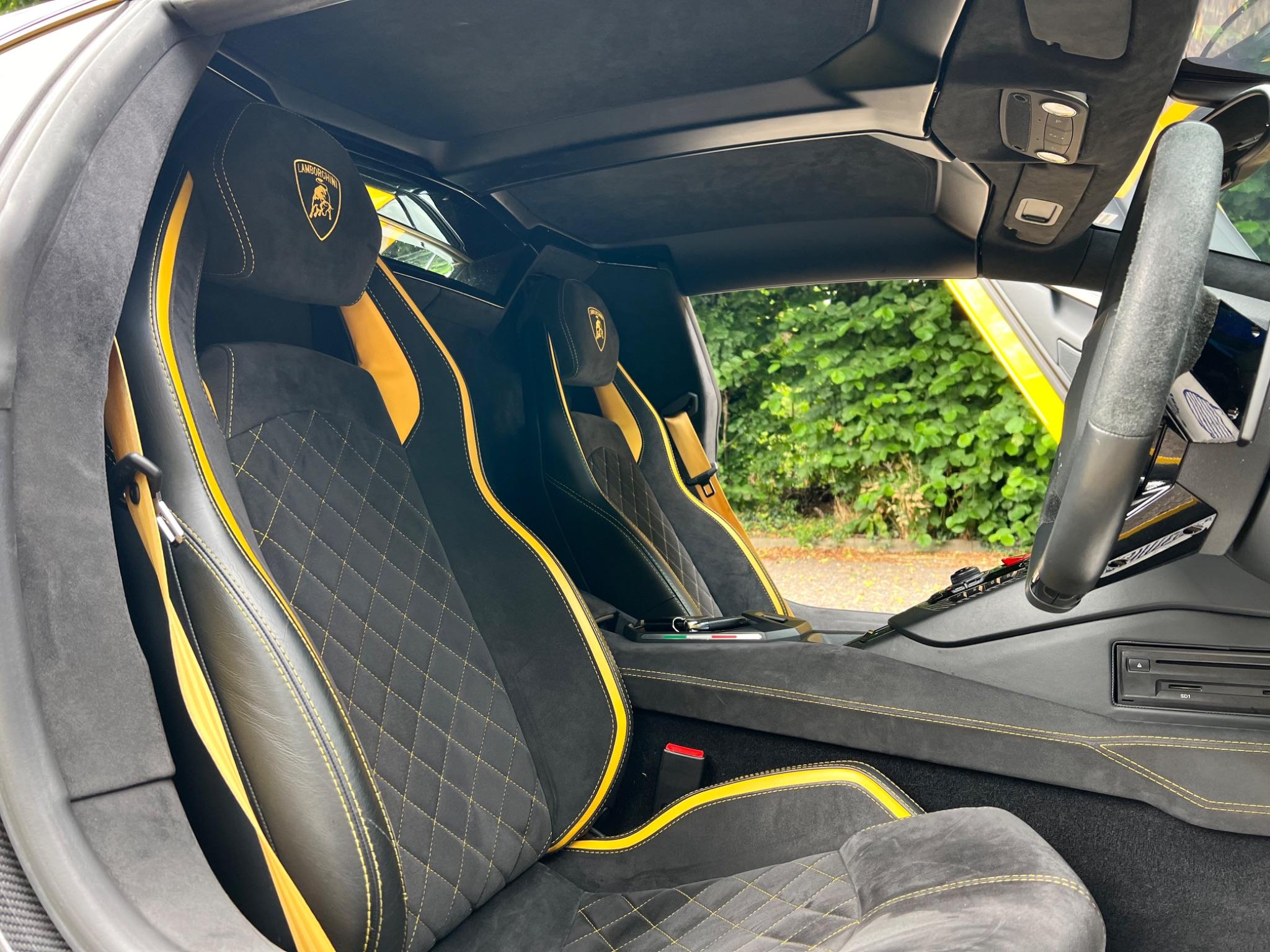 Lamborghini Aventador view 8