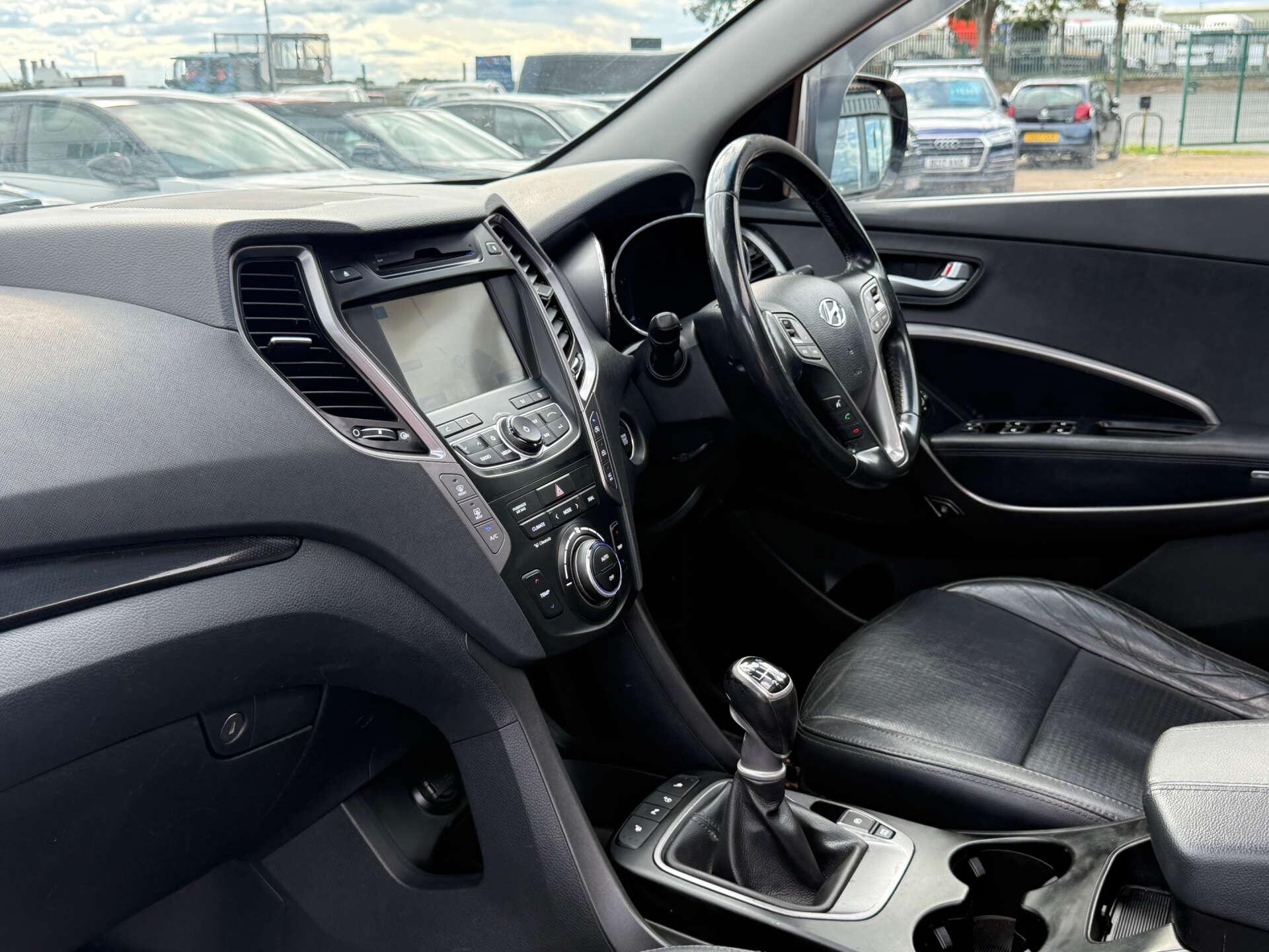 Hyundai Santa FE view 79