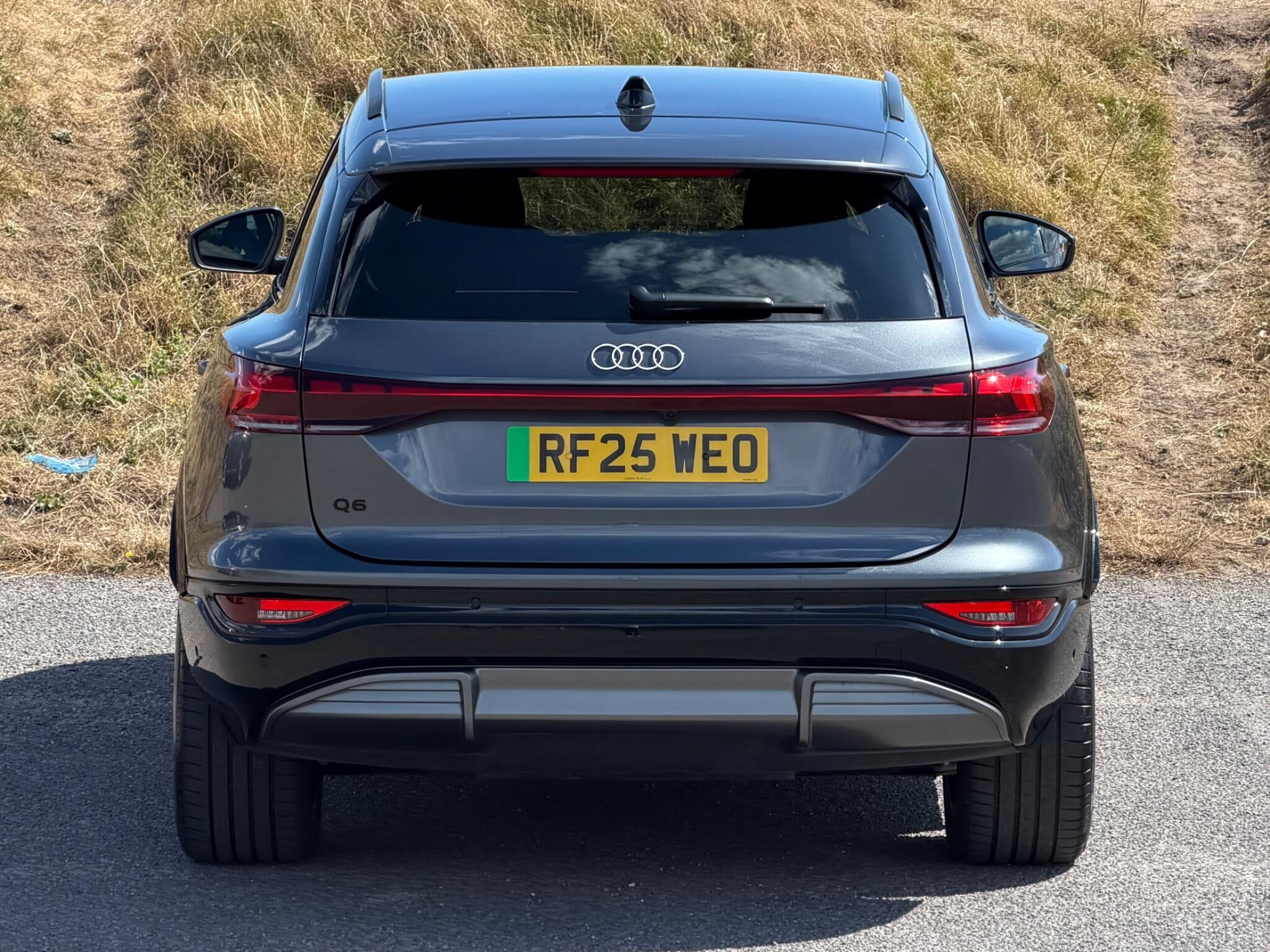 Audi E-Tron view 5