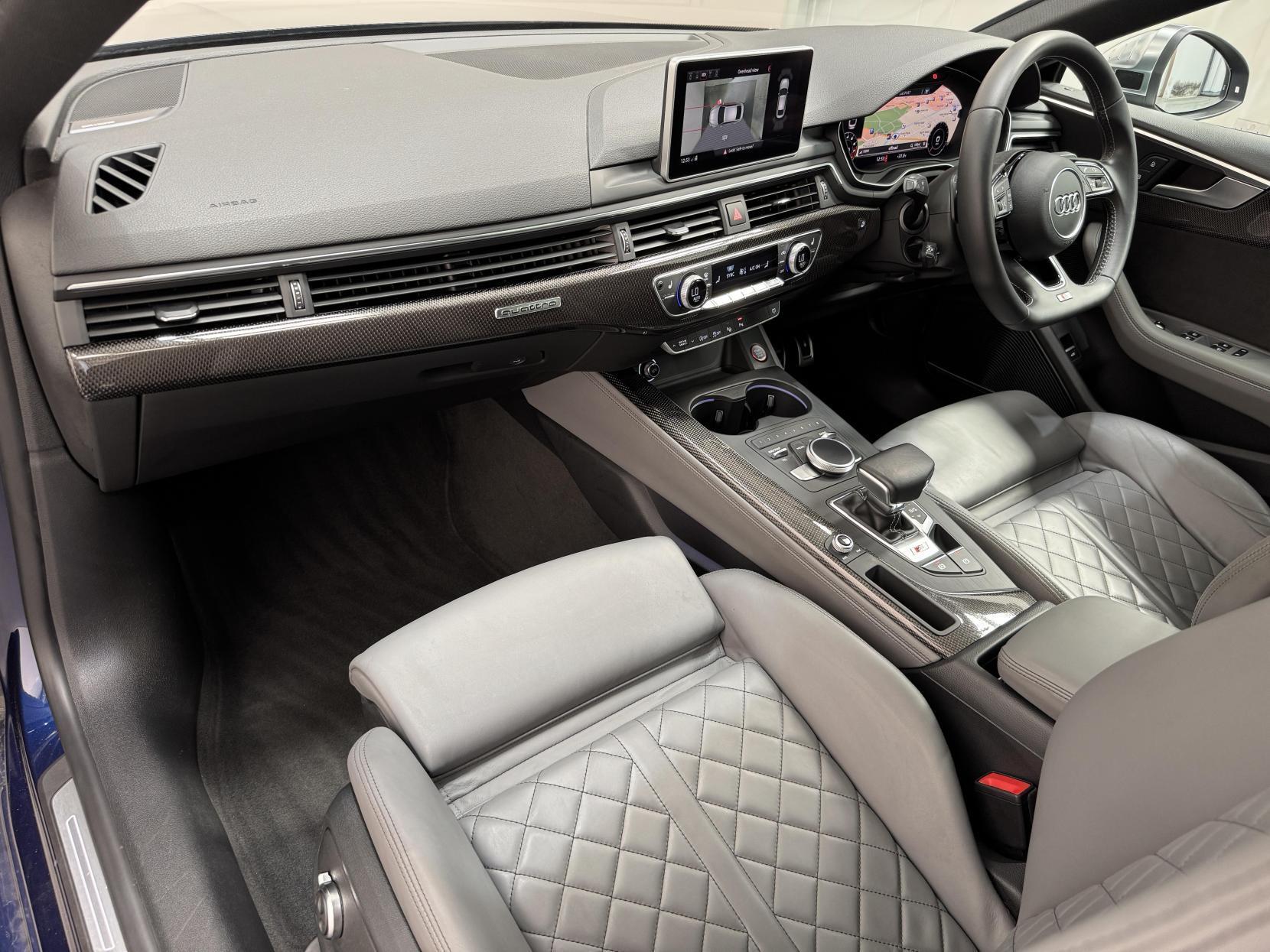 Audi S5 view 58