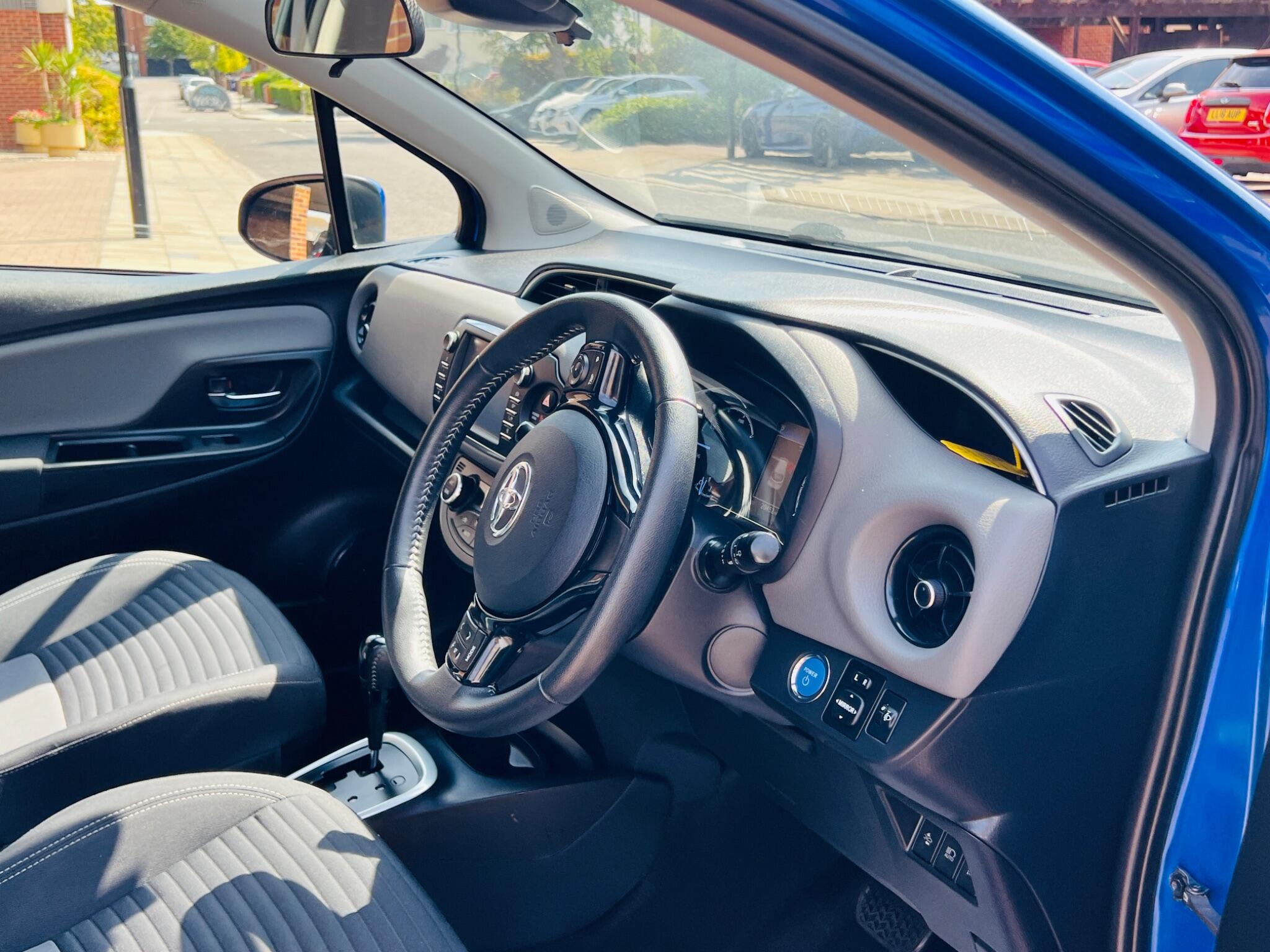 Toyota Yaris view 31